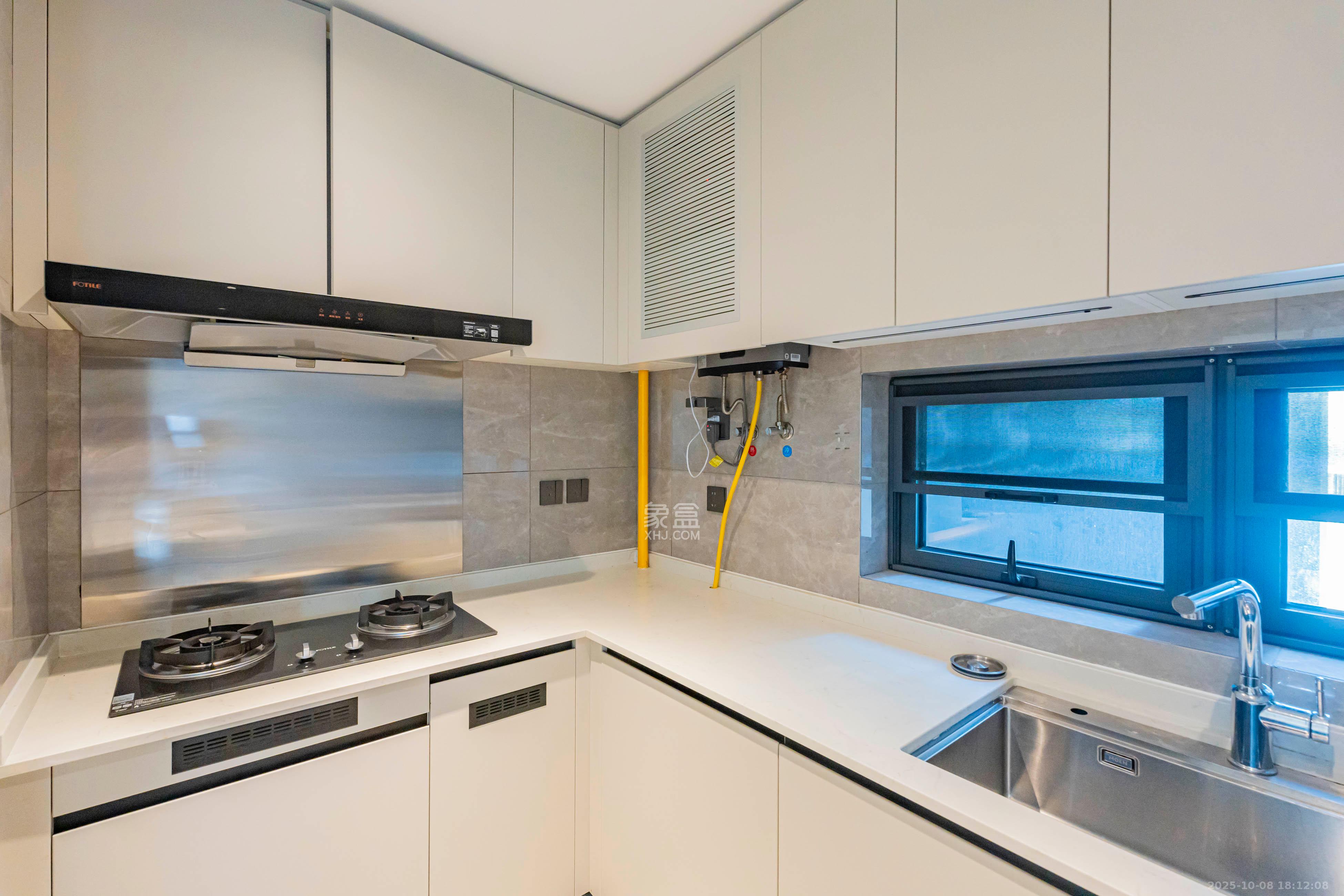 万科半岛国际 3室2厅1卫 130.0万 万科半岛国际 3室2厅1卫 130.0万厨房