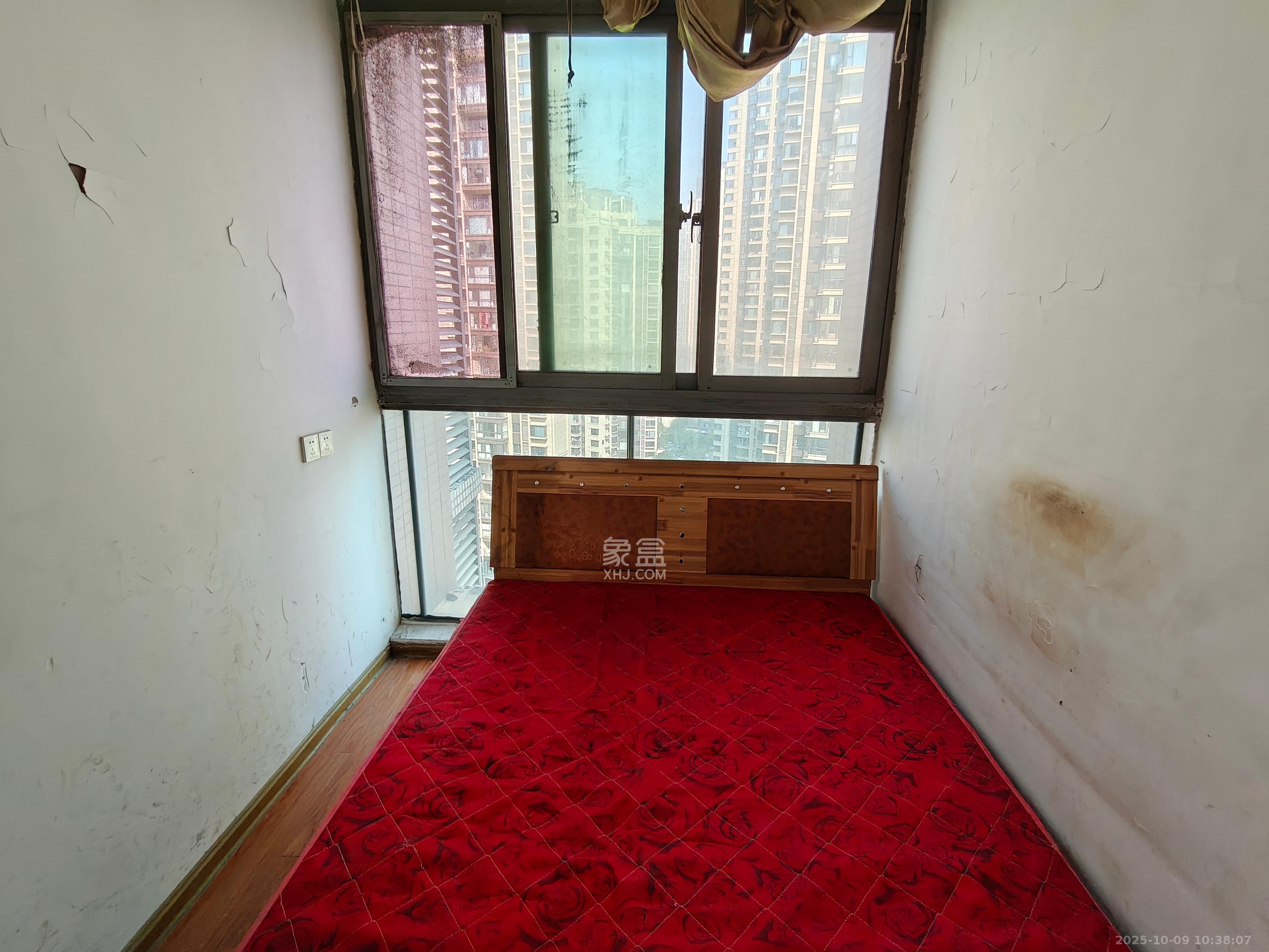 新城新世界一二三期  3室2厅1卫    2400.0元/月室内图