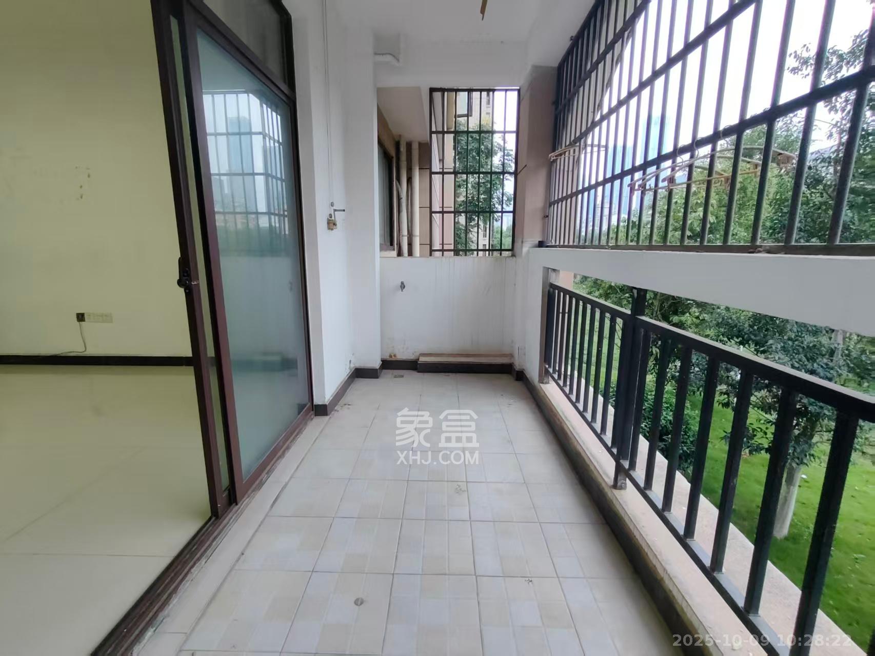 阳光丽城二期  4室2厅2卫    3800.0元/月室内图