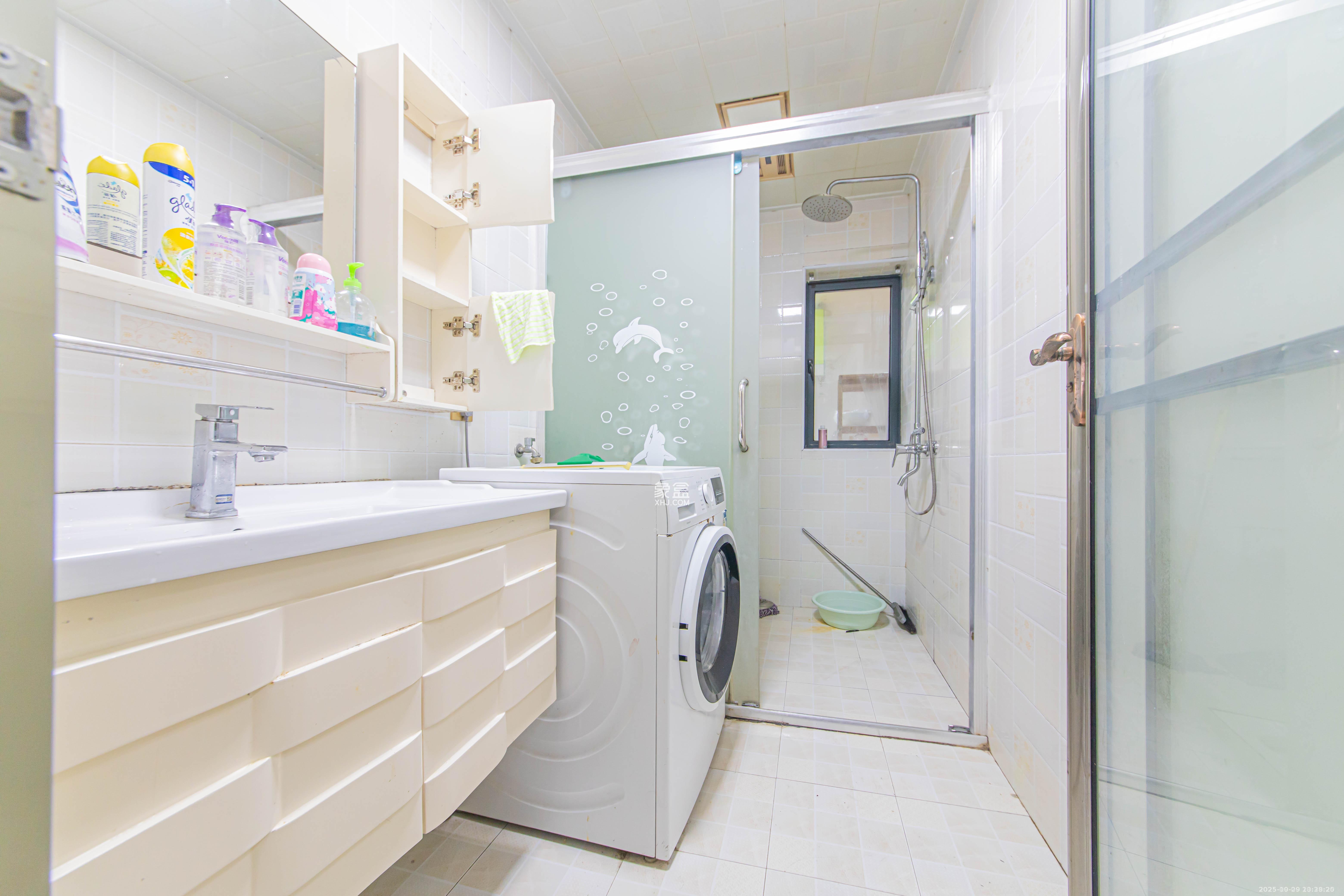 中建芙蓉嘉苑  3室2厅2卫    2300.0元/月室内图