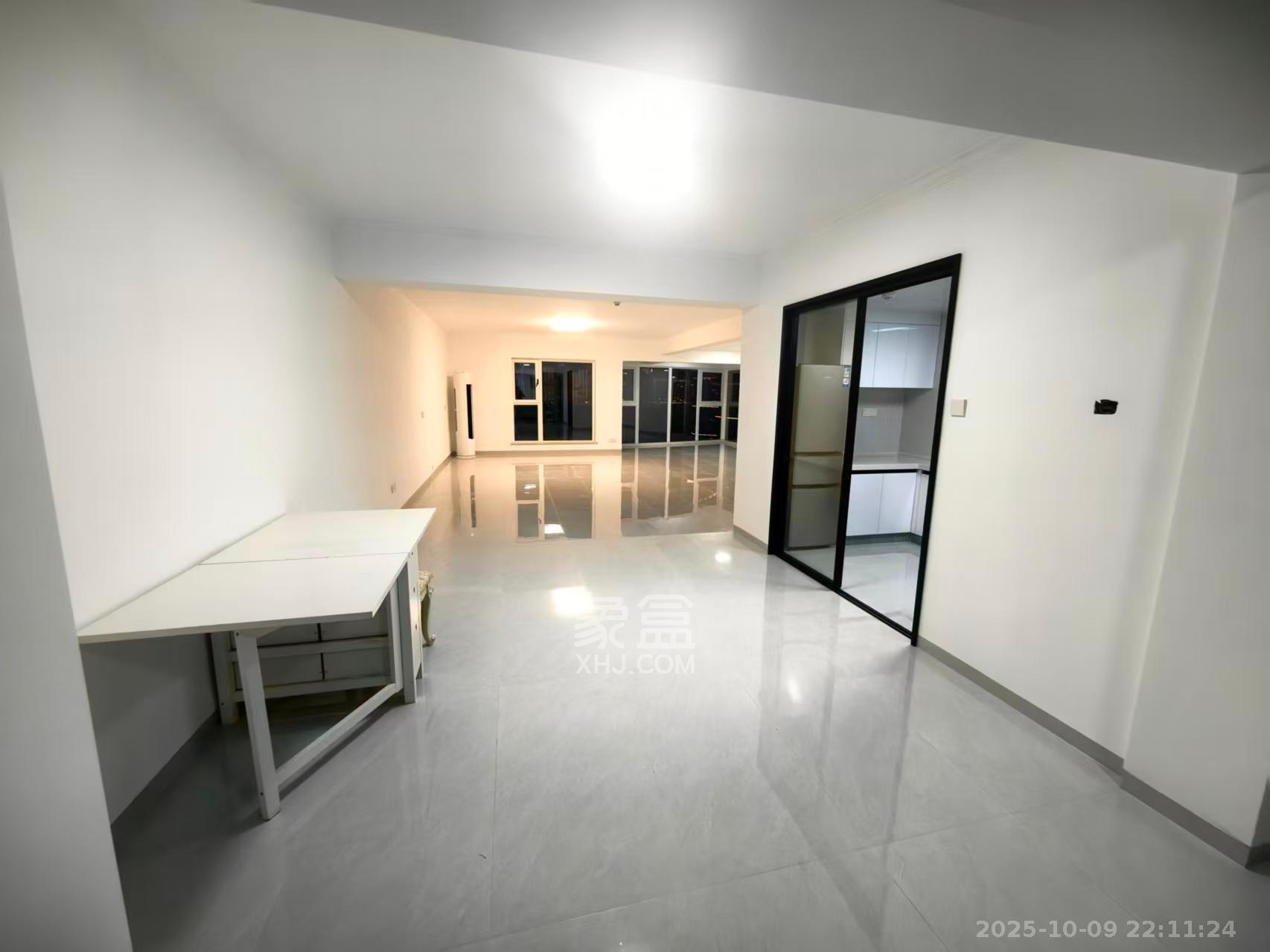 潮宗御苑 7室1厅2卫 8000.0元/月 潮宗御苑 7室1厅2卫 8000.0元/月室内图