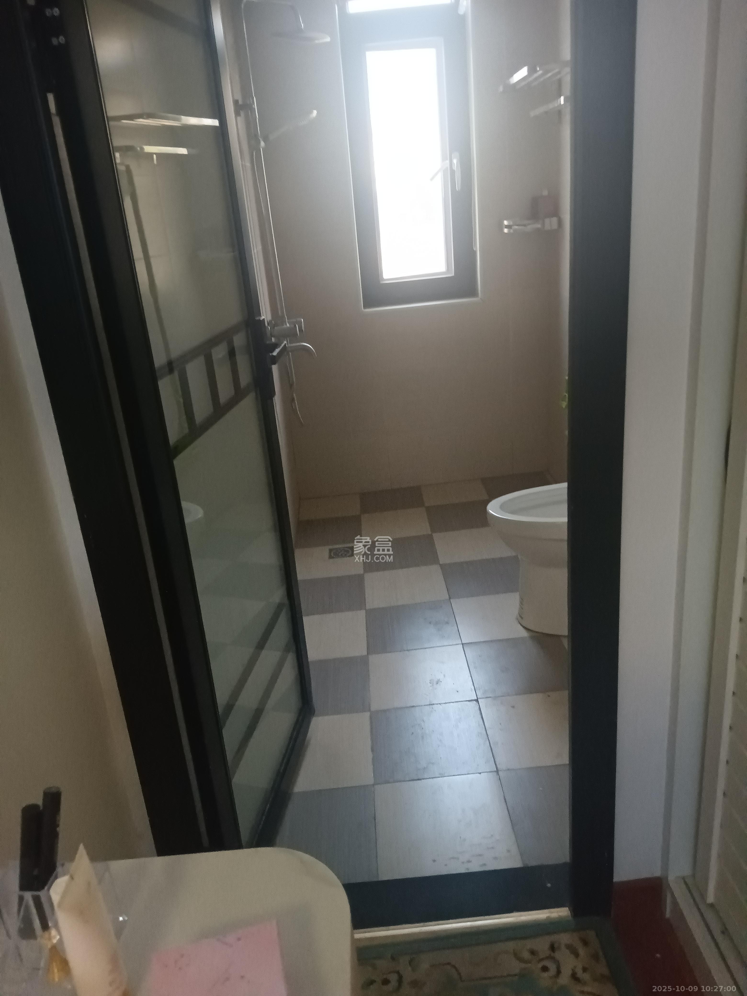 轻盐阳光CEO(轻盐雅苑)(轻奢时代)  3室1厅2卫    2200.0元/月 轻盐阳光CEO(轻盐雅苑)(轻奢时代)  3室1厅2卫    2200.0元/月室内图