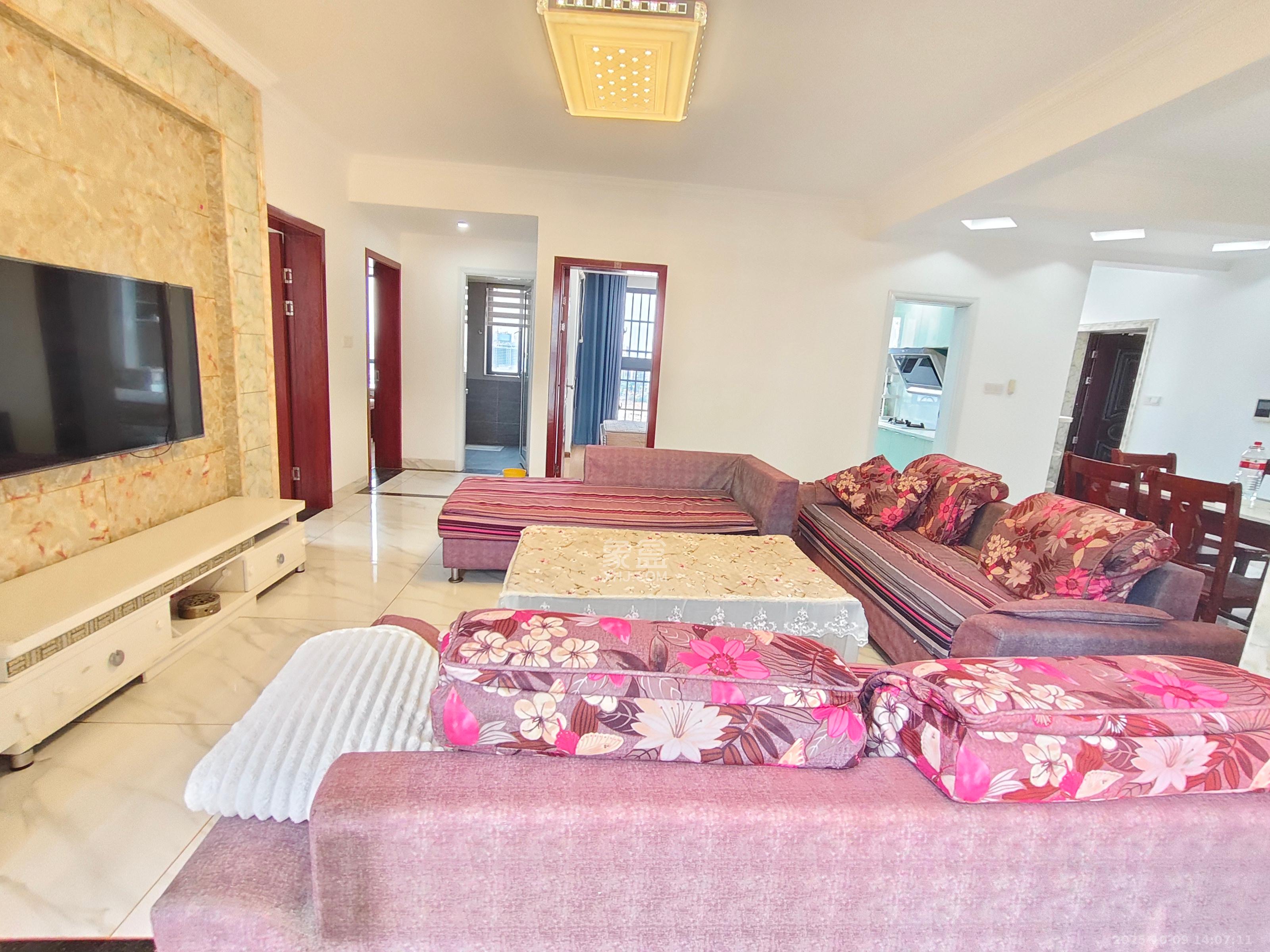 德惠雅苑(众星湘港公馆) 3室2厅2卫 2100.0元/月 德惠雅苑(众星湘港公馆) 3室2厅2卫 2100.0元/月室内图