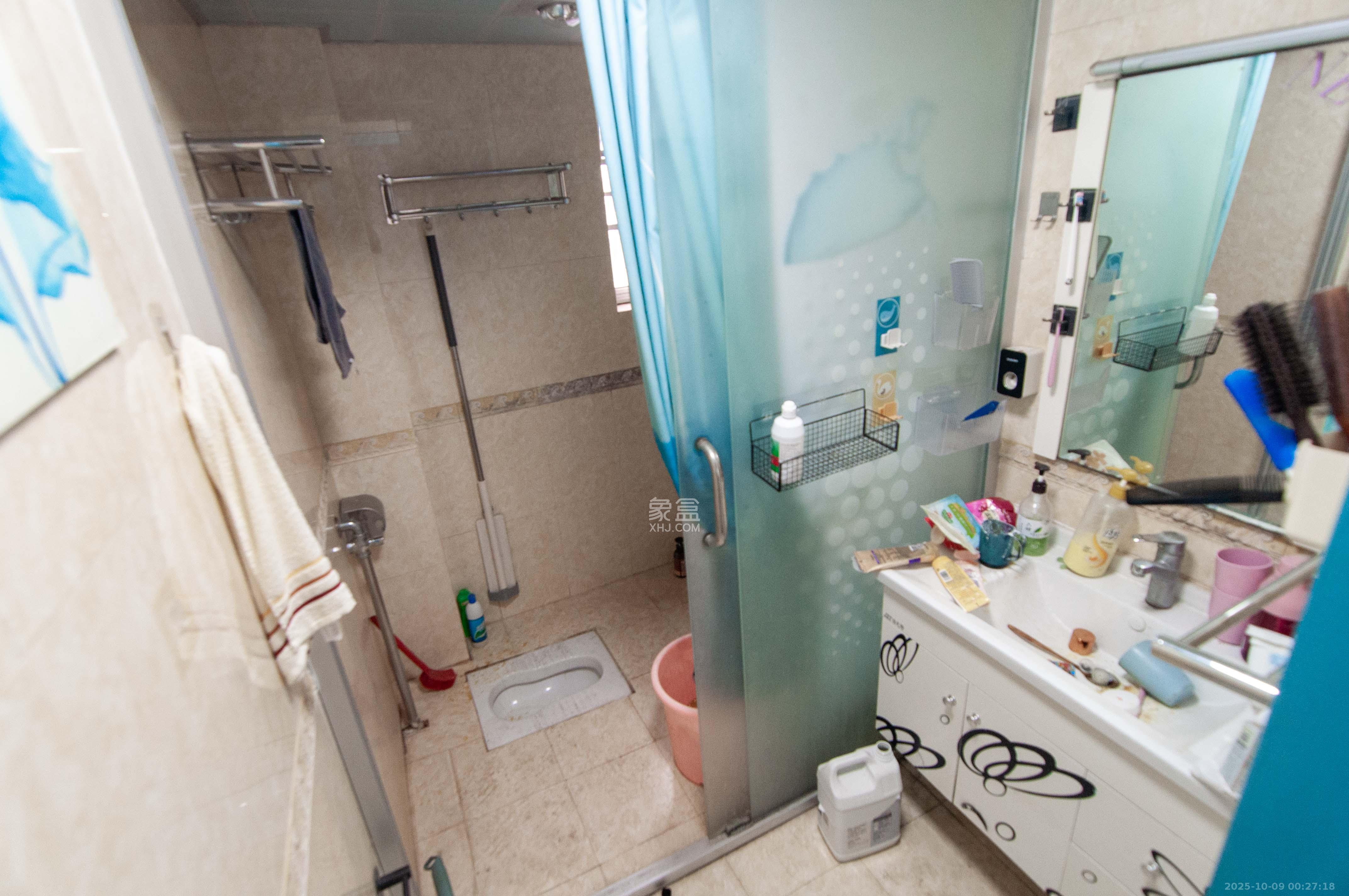 湘麓国际 2室2厅1卫 73.0万 湘麓国际 2室2厅1卫 73.0万卫生间