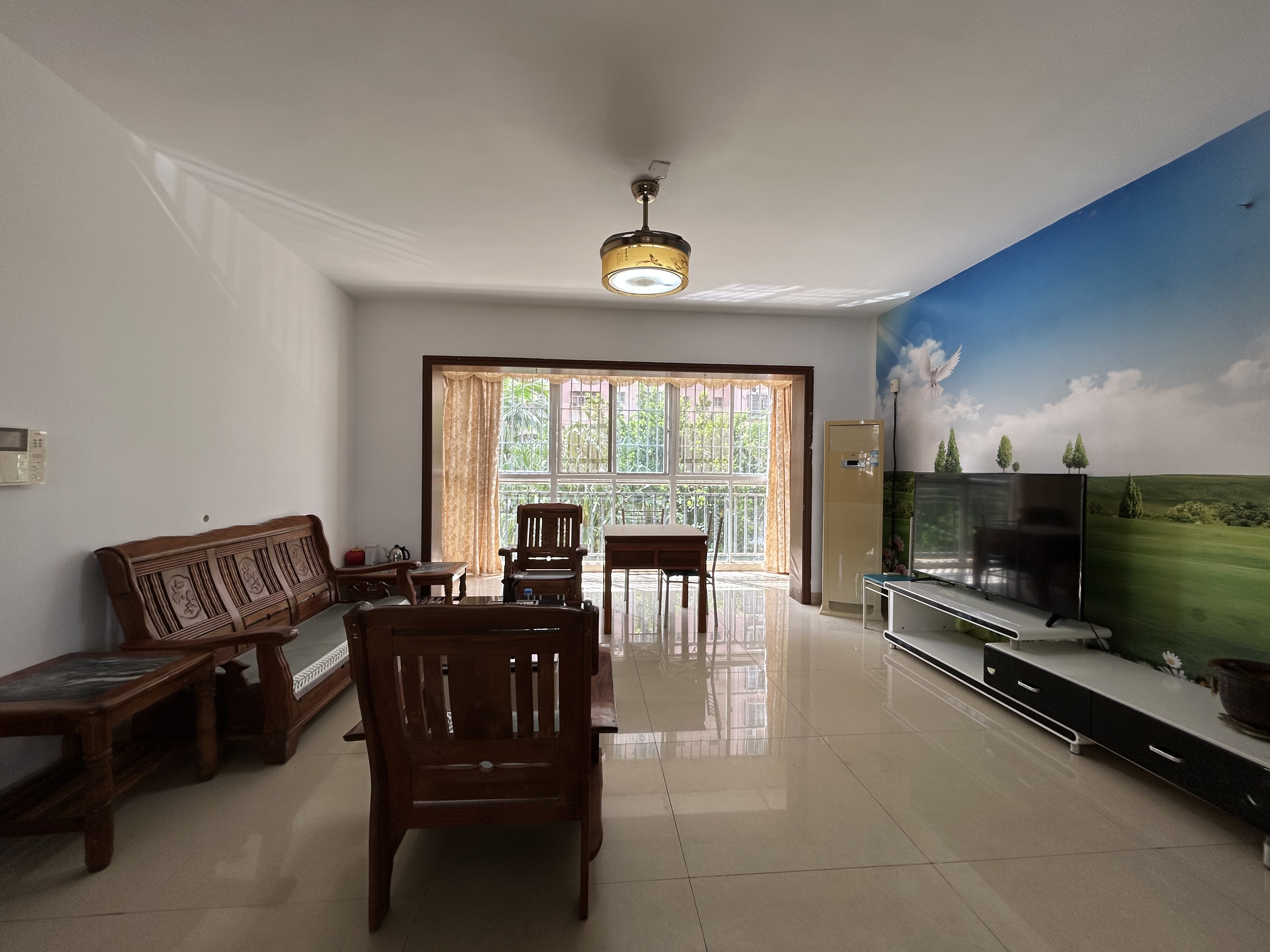 八一小区  3室2厅2卫    2700.0元/月室内图