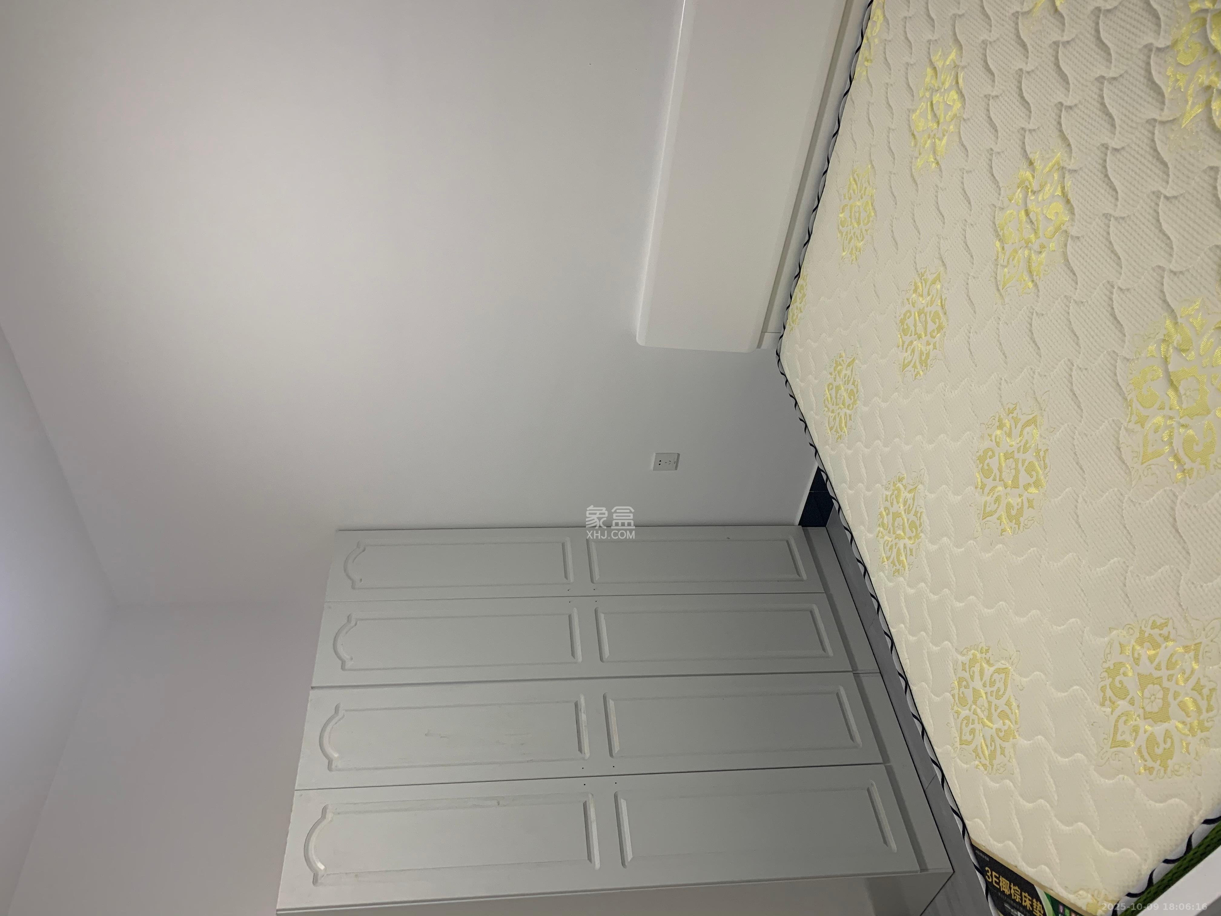 德润小区（丰升德润小区）  4室2厅2卫    3300.0元/月室内图