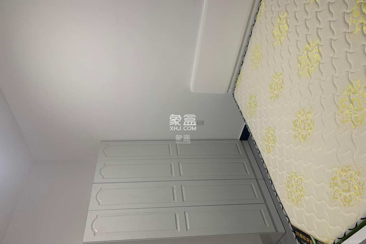 德润小区(丰升德润小区) 4室2厅2卫 3300.0元/月 德润小区(丰升德润小区) 4室2厅2卫 3300.0元/月室内图