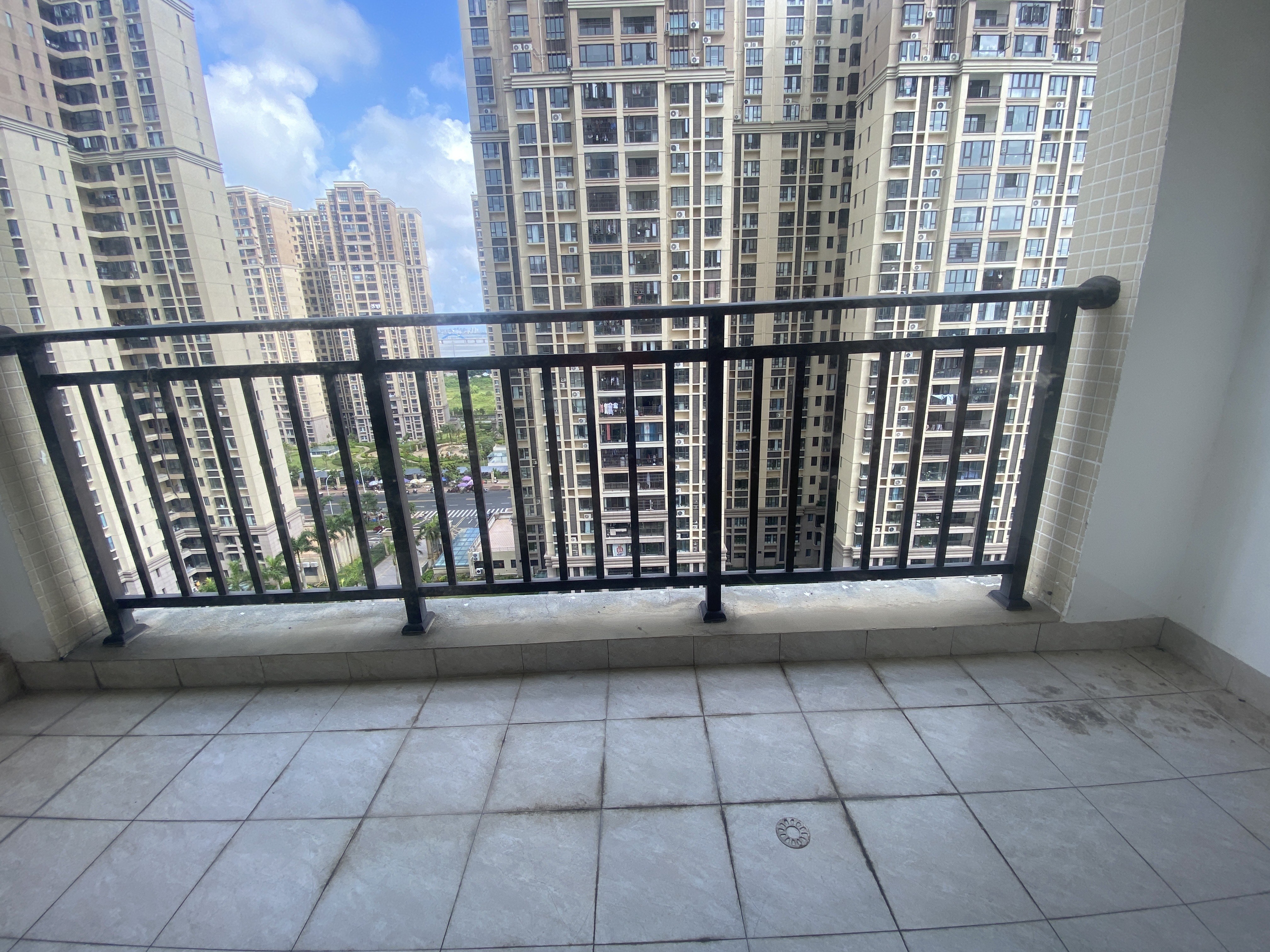 和风家园二期碧海居  4室2厅2卫    2800.0元/月室内图