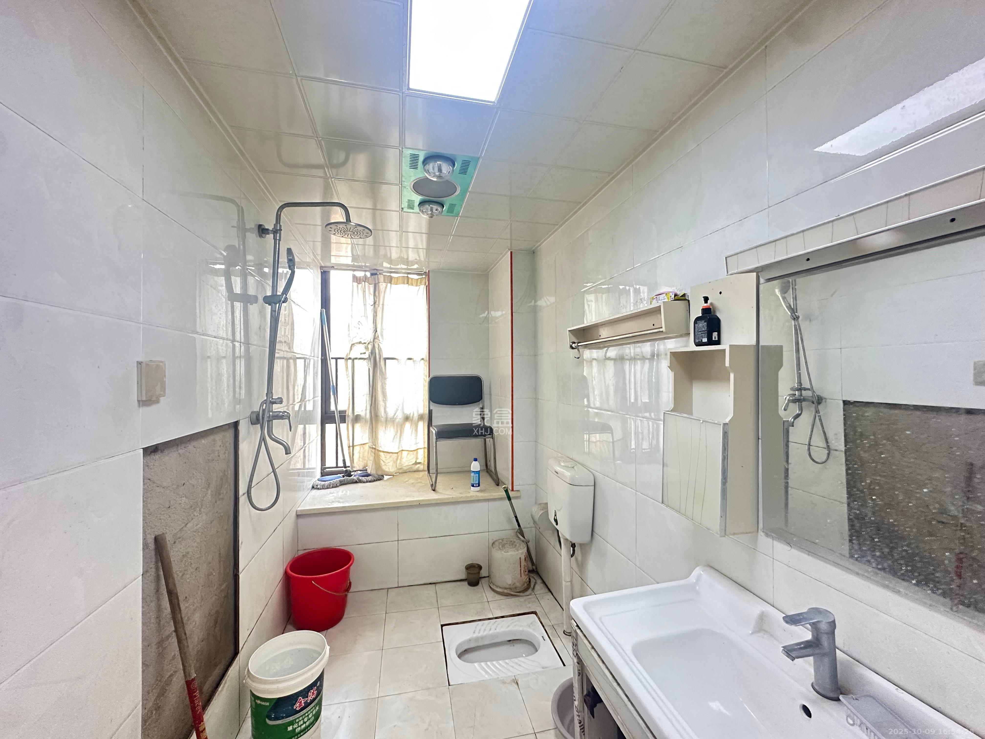 华润凤凰城三期  3室2厅2卫    2000.0元/月室内图