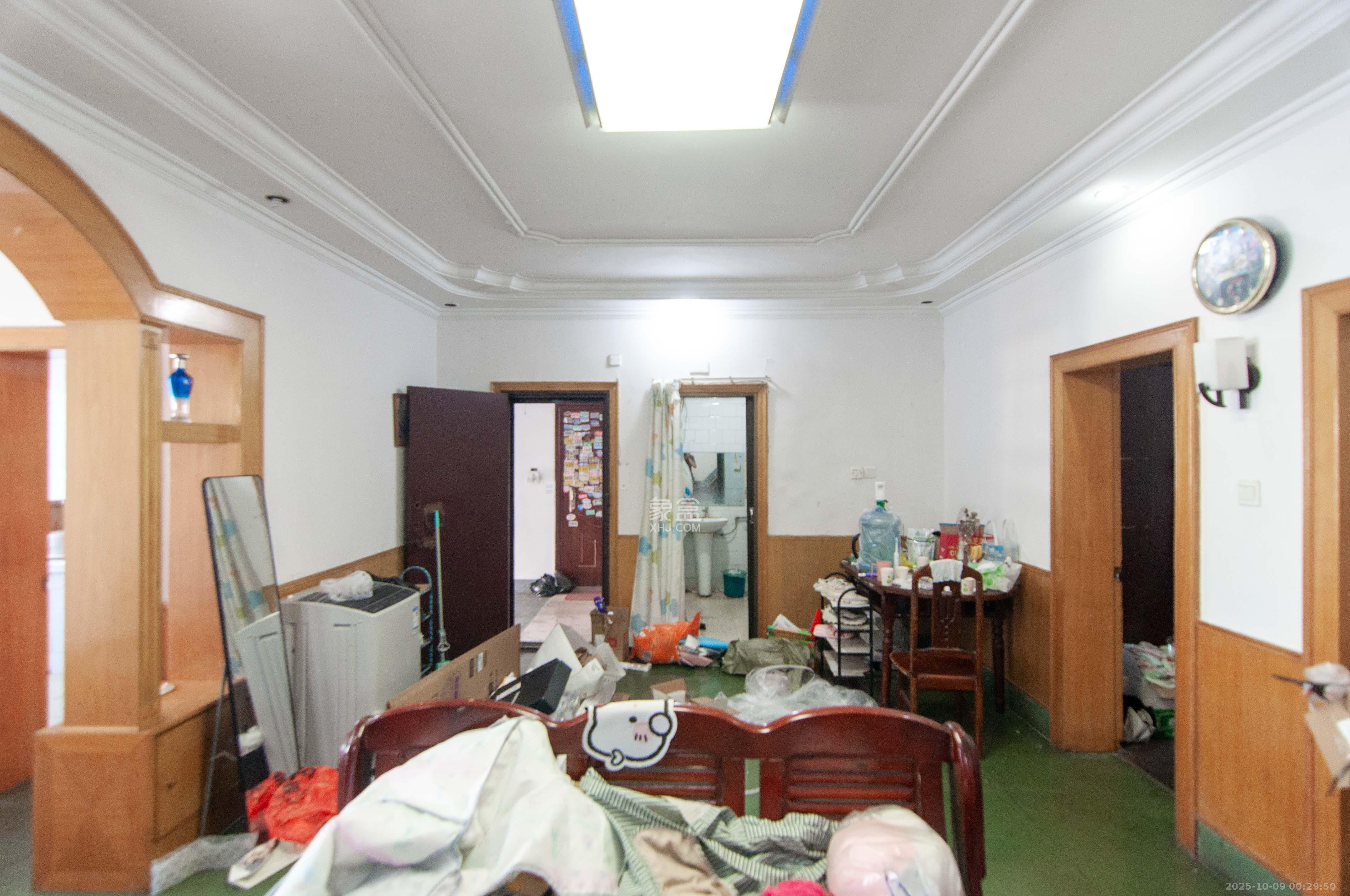 河西布市(望城坡布市) 2室1厅1卫 53.0万 河西布市(望城坡布市) 2室1厅1卫 53.0万客厅