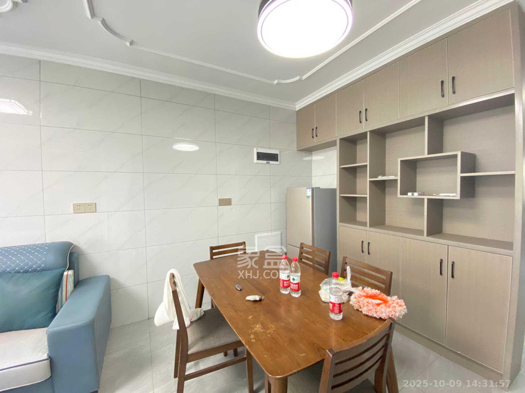 东合新苑  2室2厅1卫    2400.0元/月室内图