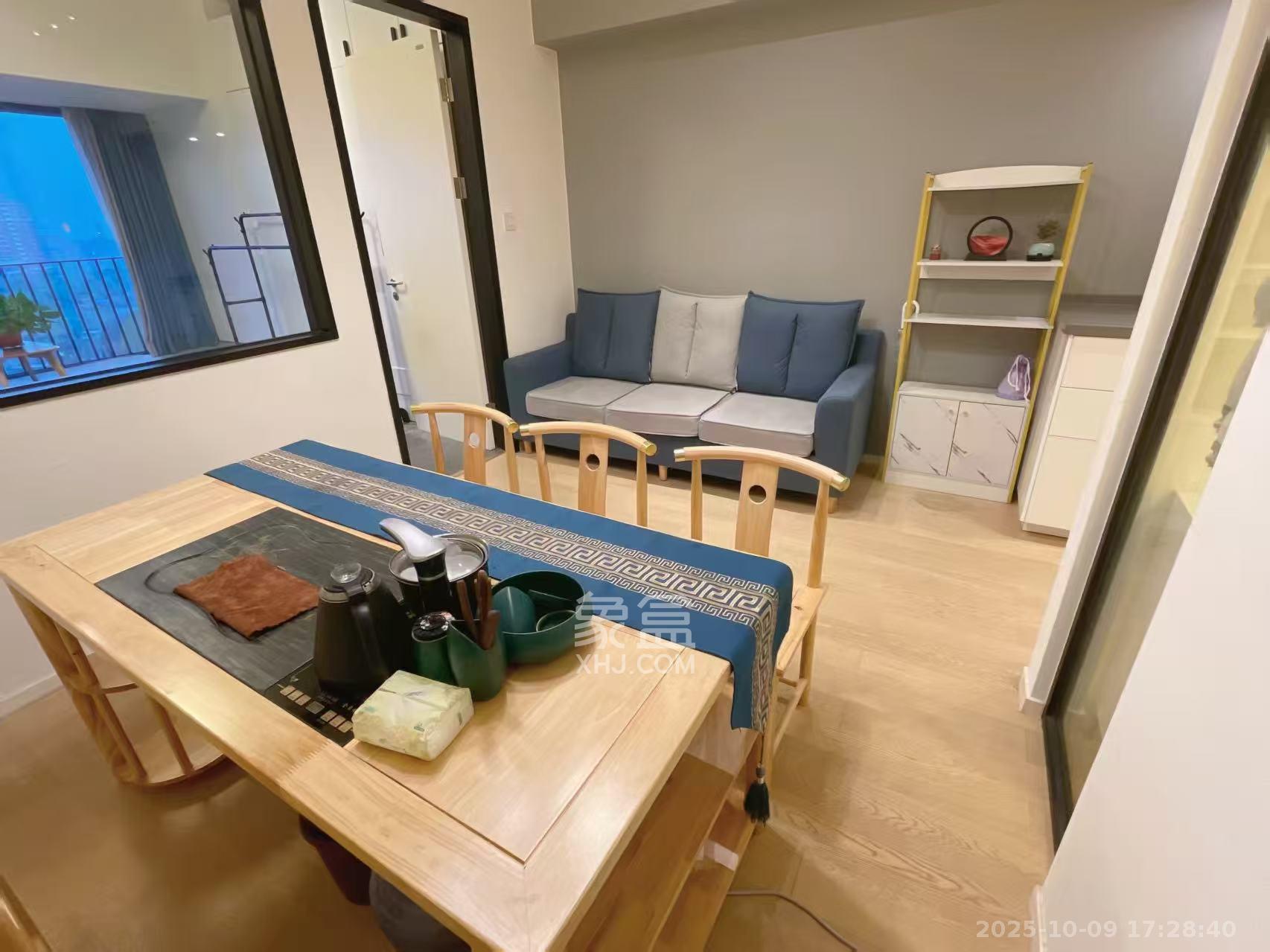 荟聚之光  2室1厅1卫    3500.0元/月 荟聚之光  2室1厅1卫    3500.0元/月室内图1