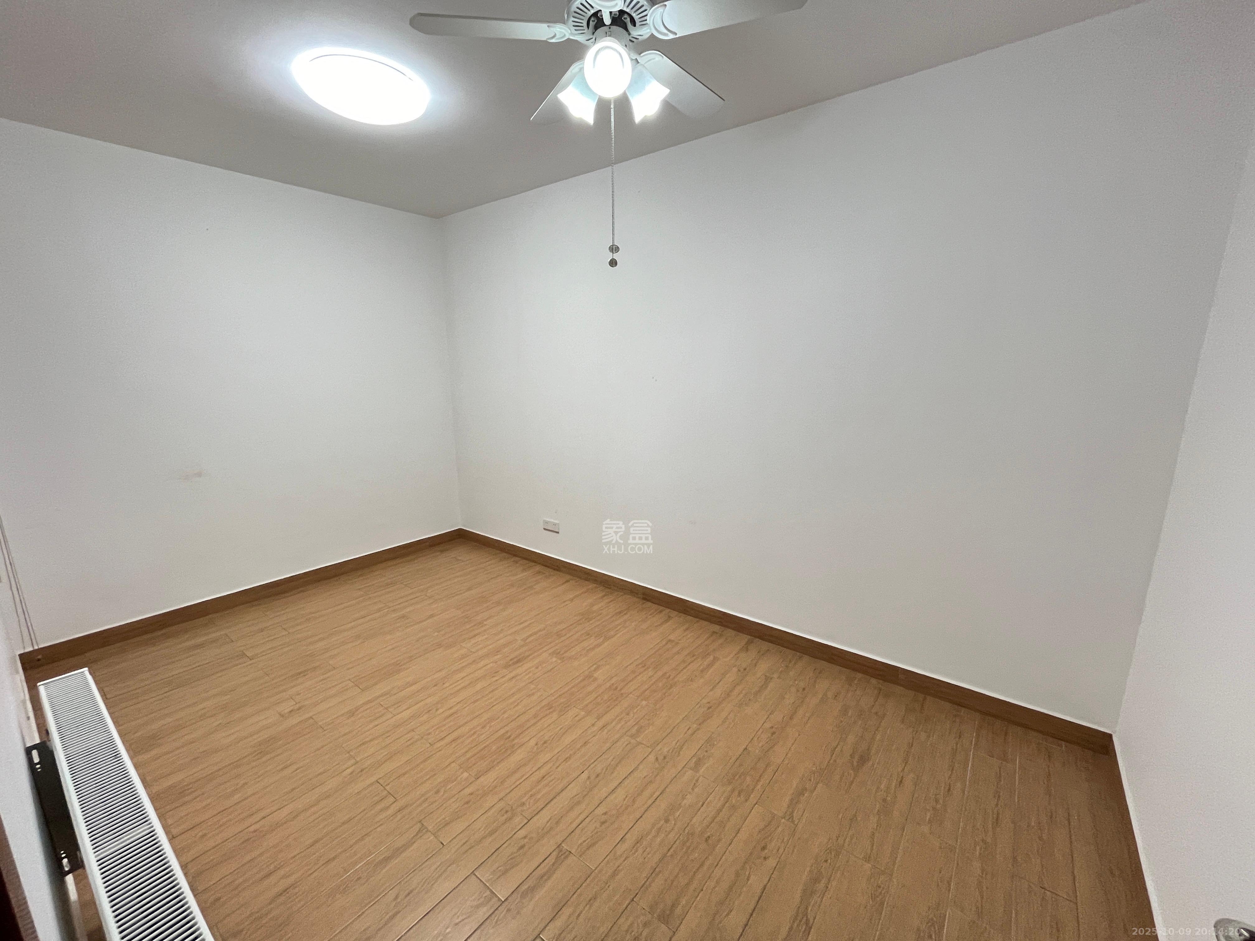 八方小区C区 3室2厅2卫 3500.0元/月 八方小区C区 3室2厅2卫 3500.0元/月室内图