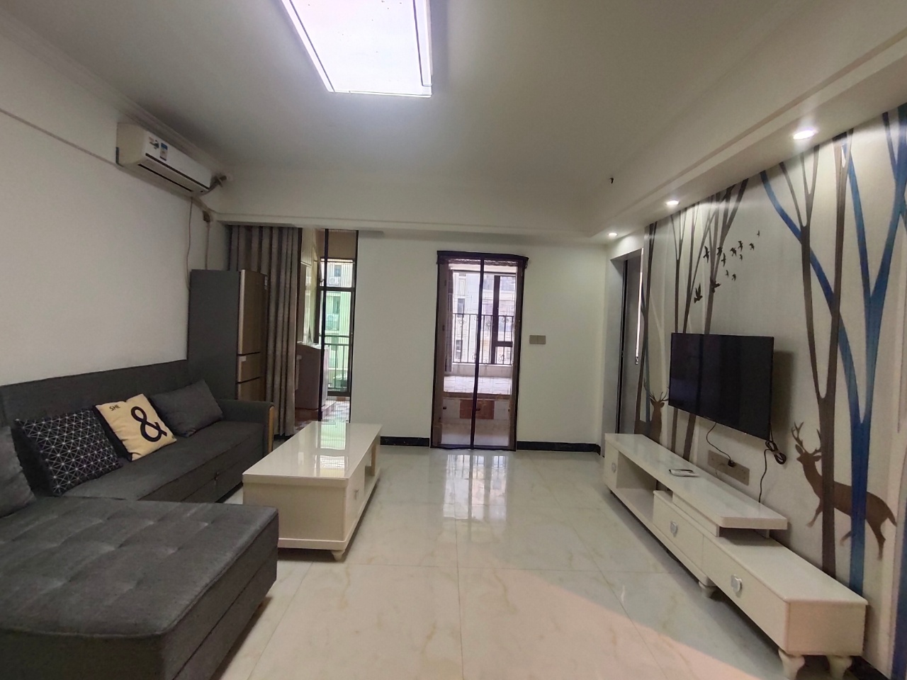 美的梧桐庄园  1室0厅0卫    1600.0元/月