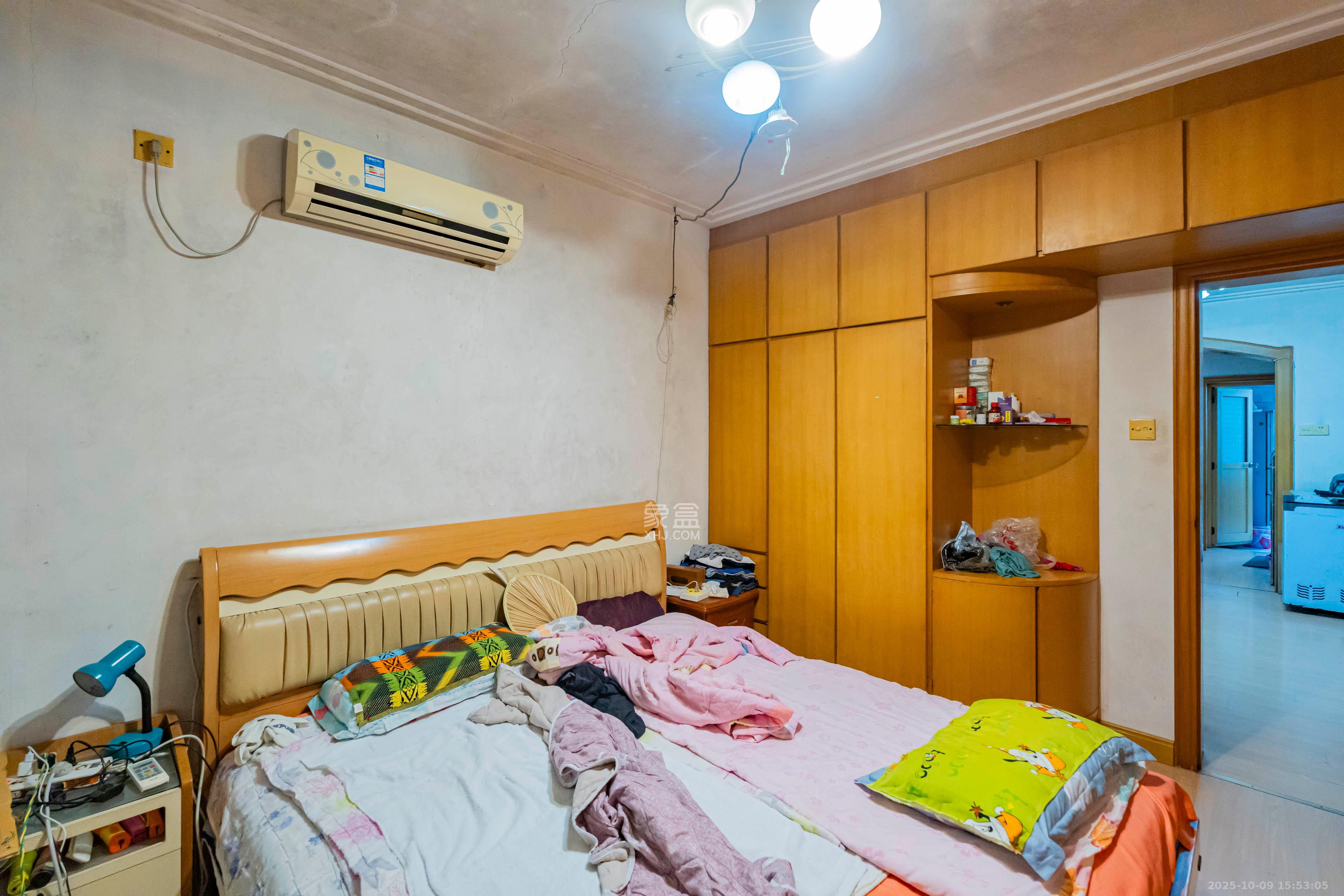 金帆小区  2室2厅1卫    45.0万 金帆小区  2室2厅1卫    45.0万卧室