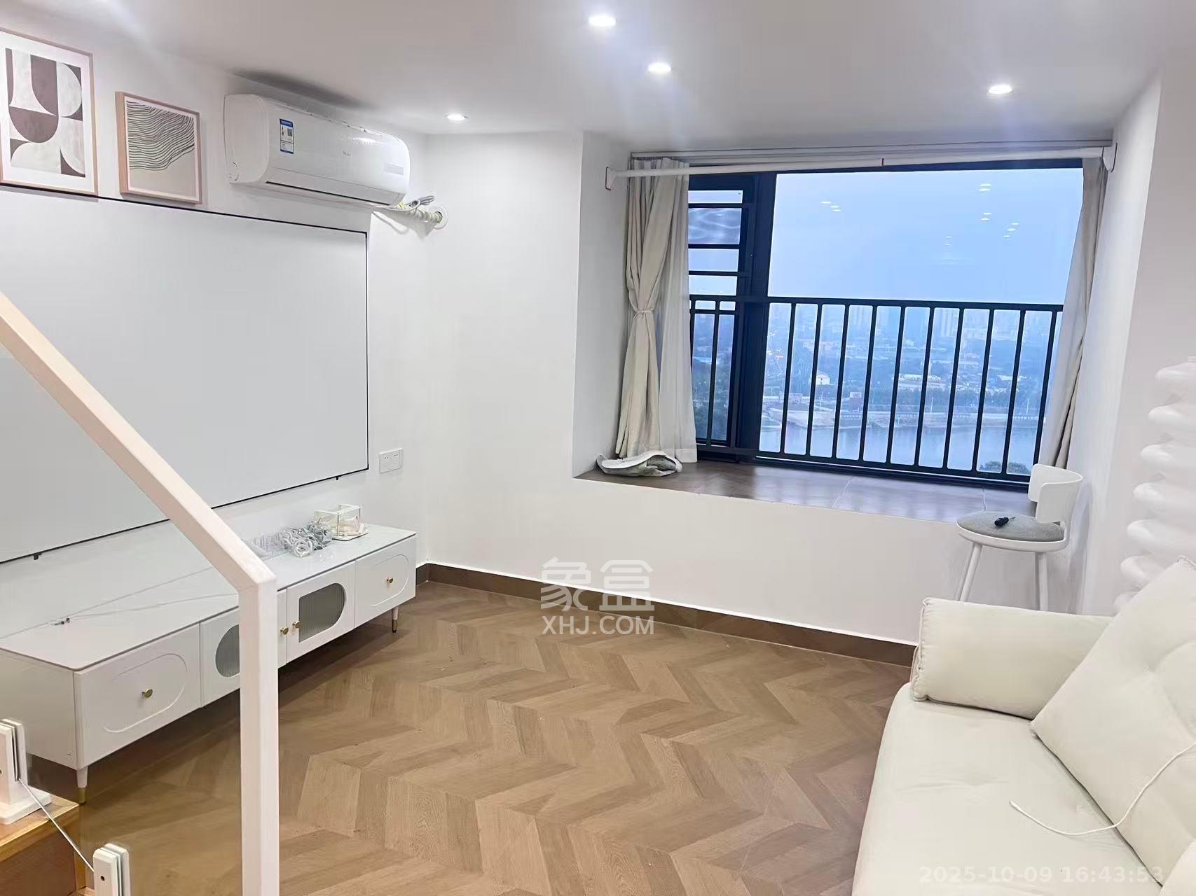 保利中环广场(保利中悦苑) 2室1厅1卫 2400.0元/月 保利中环广场(保利中悦苑) 2室1厅1卫 2400.0元/月室内图