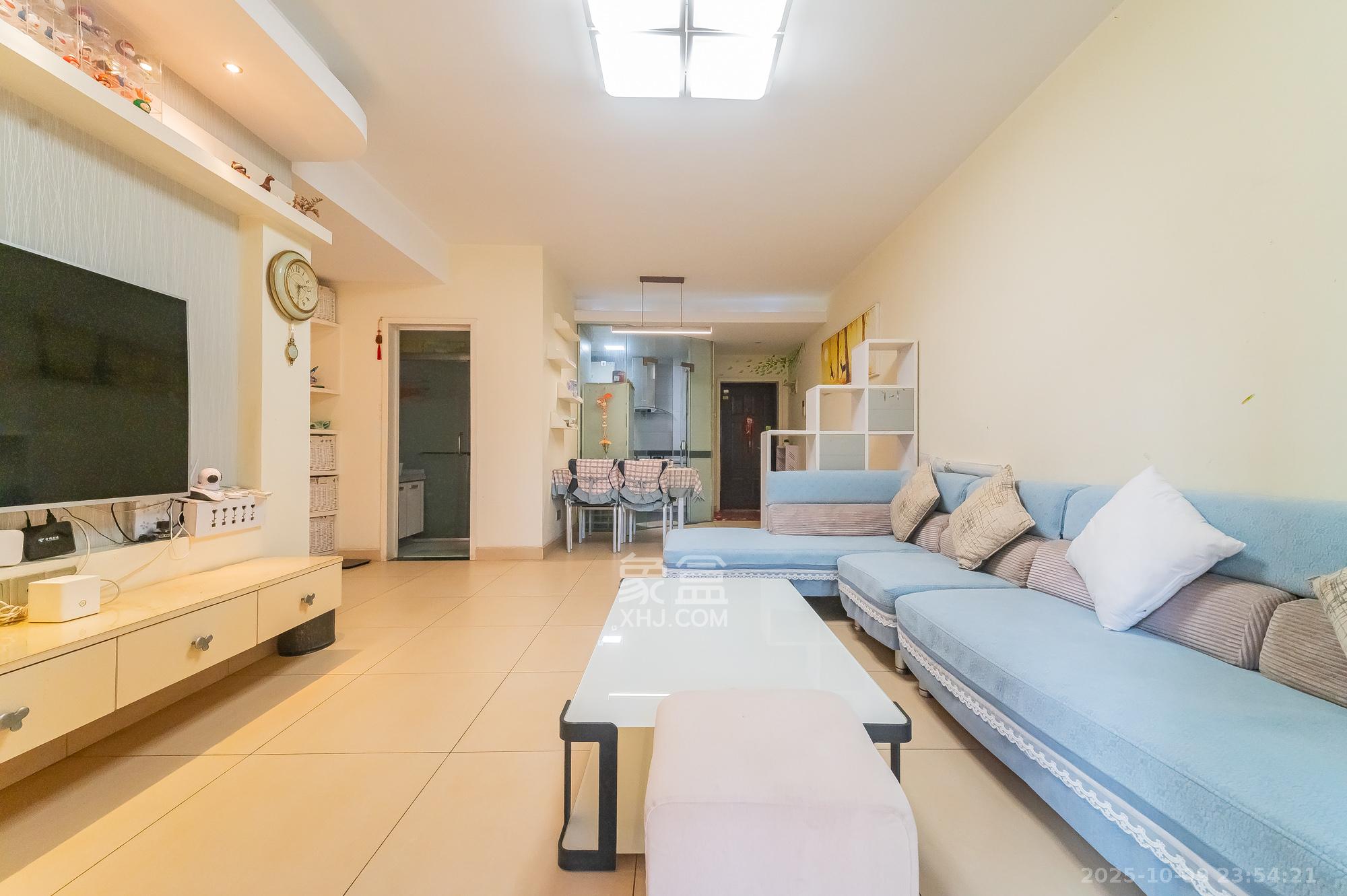 华润凤凰城一期  2室2厅1卫    52.0万客厅