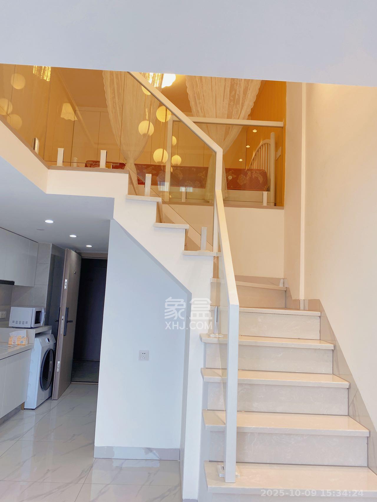 藏珑湖上公馆 2室1厅1卫 2600.0元/月 藏珑湖上公馆 2室1厅1卫 2600.0元/月室内图