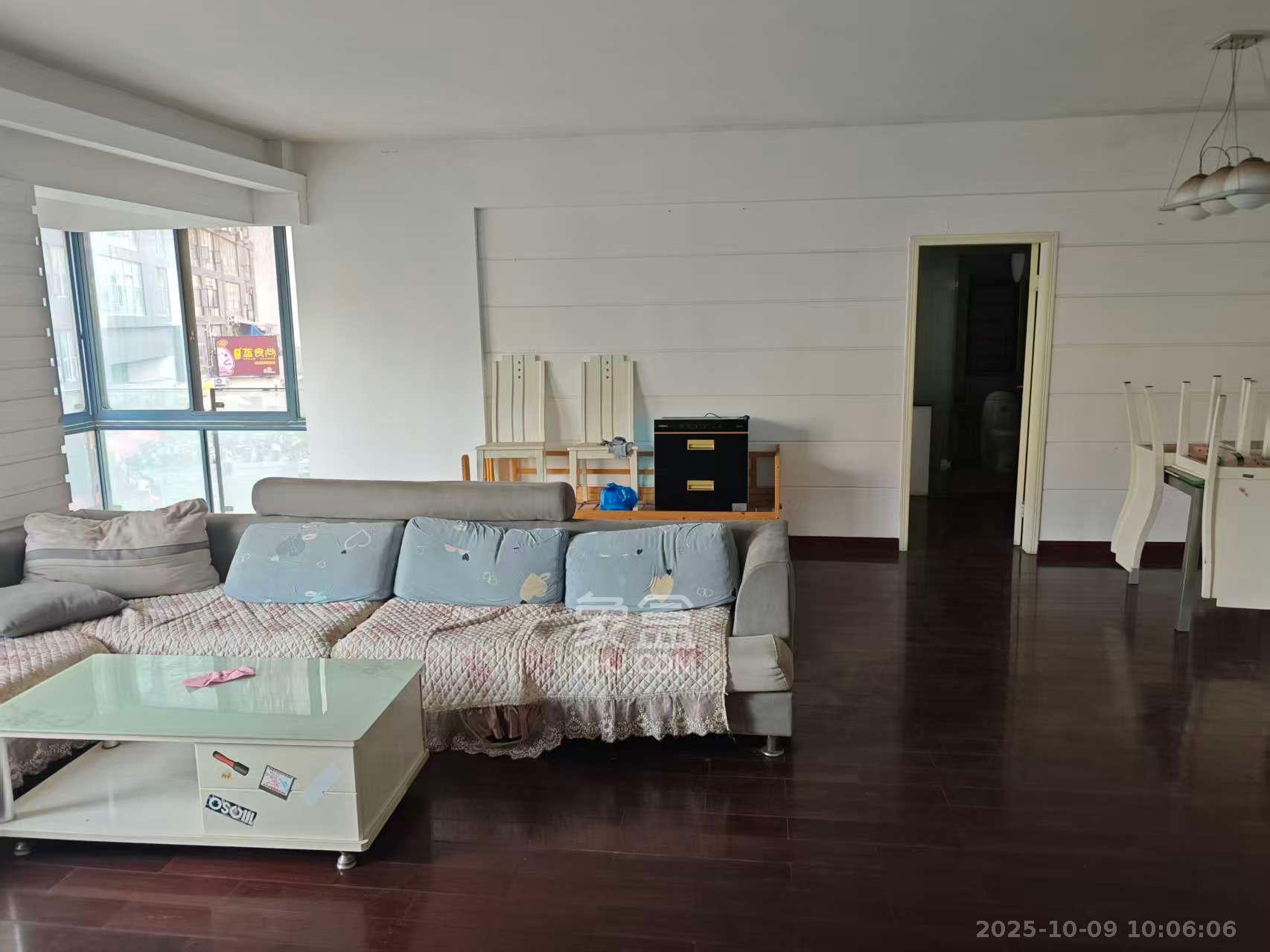 华菱蓝调国际(华菱.香墅美地) 3室2厅2卫 2200.0元/月 华菱蓝调国际(华菱.香墅美地) 3室2厅2卫 2200.0元/月室内图