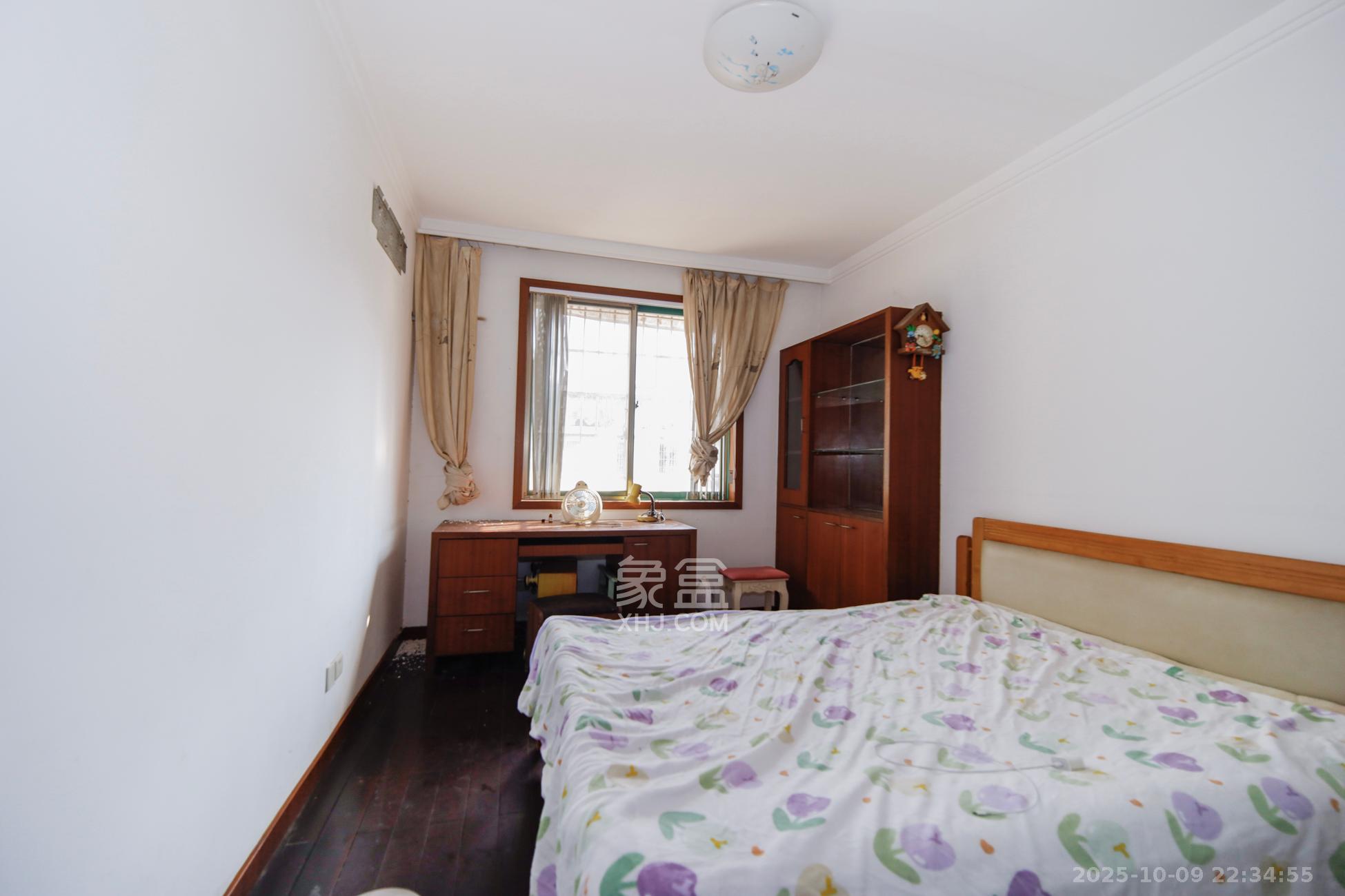 三湘小区  3室2厅1卫    60.0万卧室