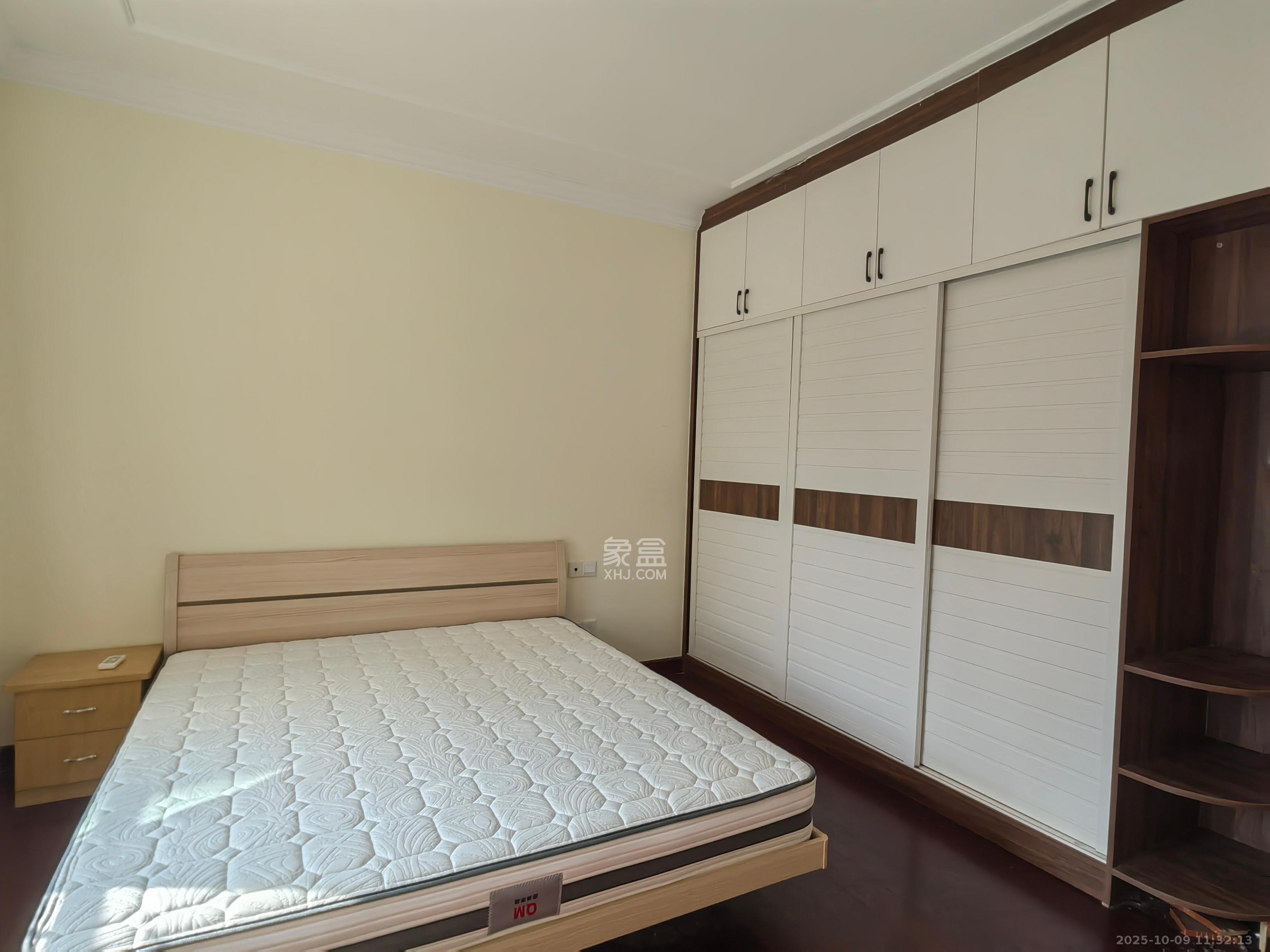 恒大城 3室2厅1卫 2200.0元/月 恒大城 3室2厅1卫 2200.0元/月室内图