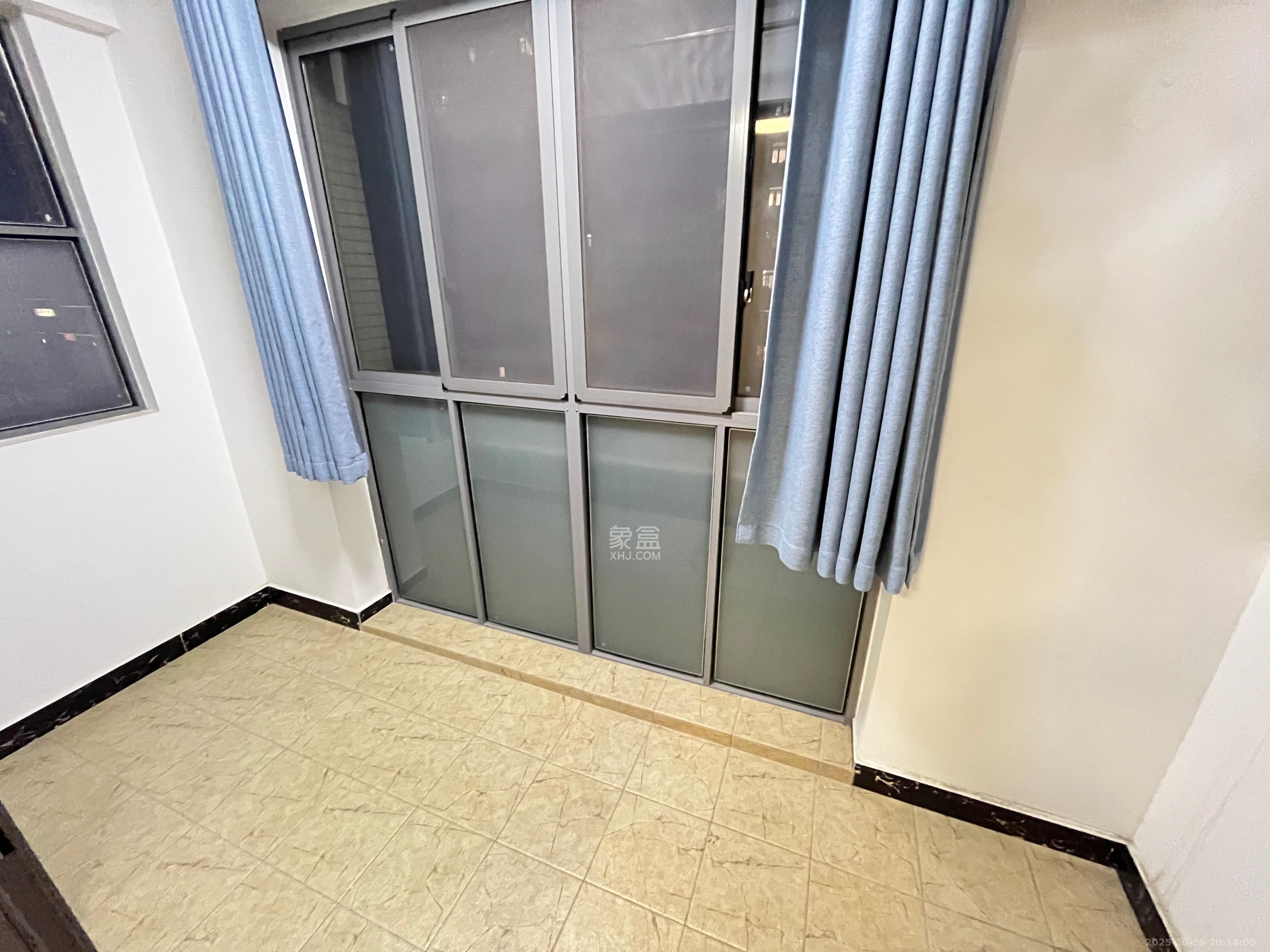 八方小区C区 3室2厅2卫 3500.0元/月 八方小区C区 3室2厅2卫 3500.0元/月室内图