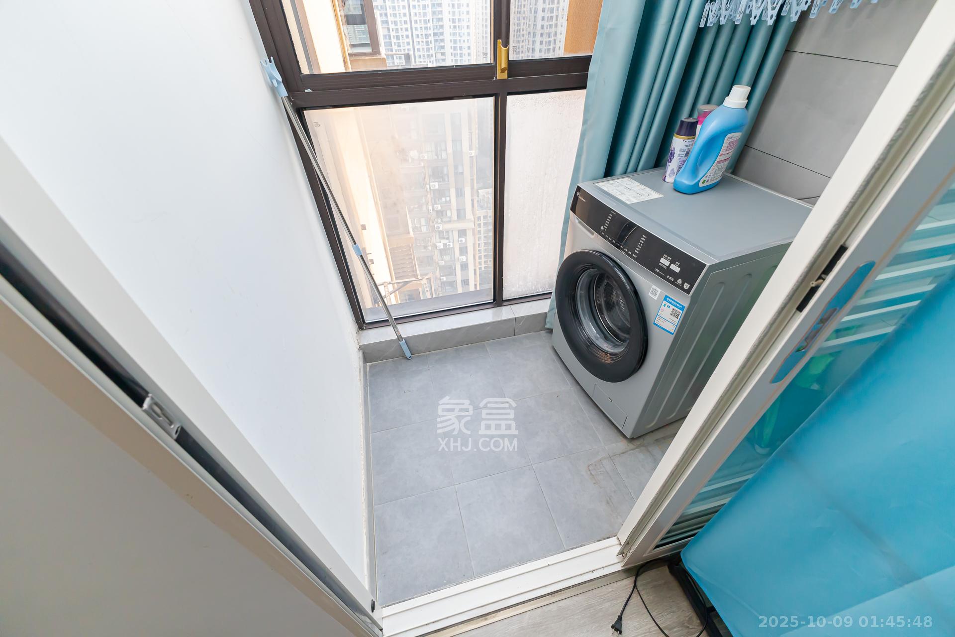 勤诚达境界城 3室2厅1卫 88.8万 勤诚达境界城 3室2厅1卫 88.8万阳台