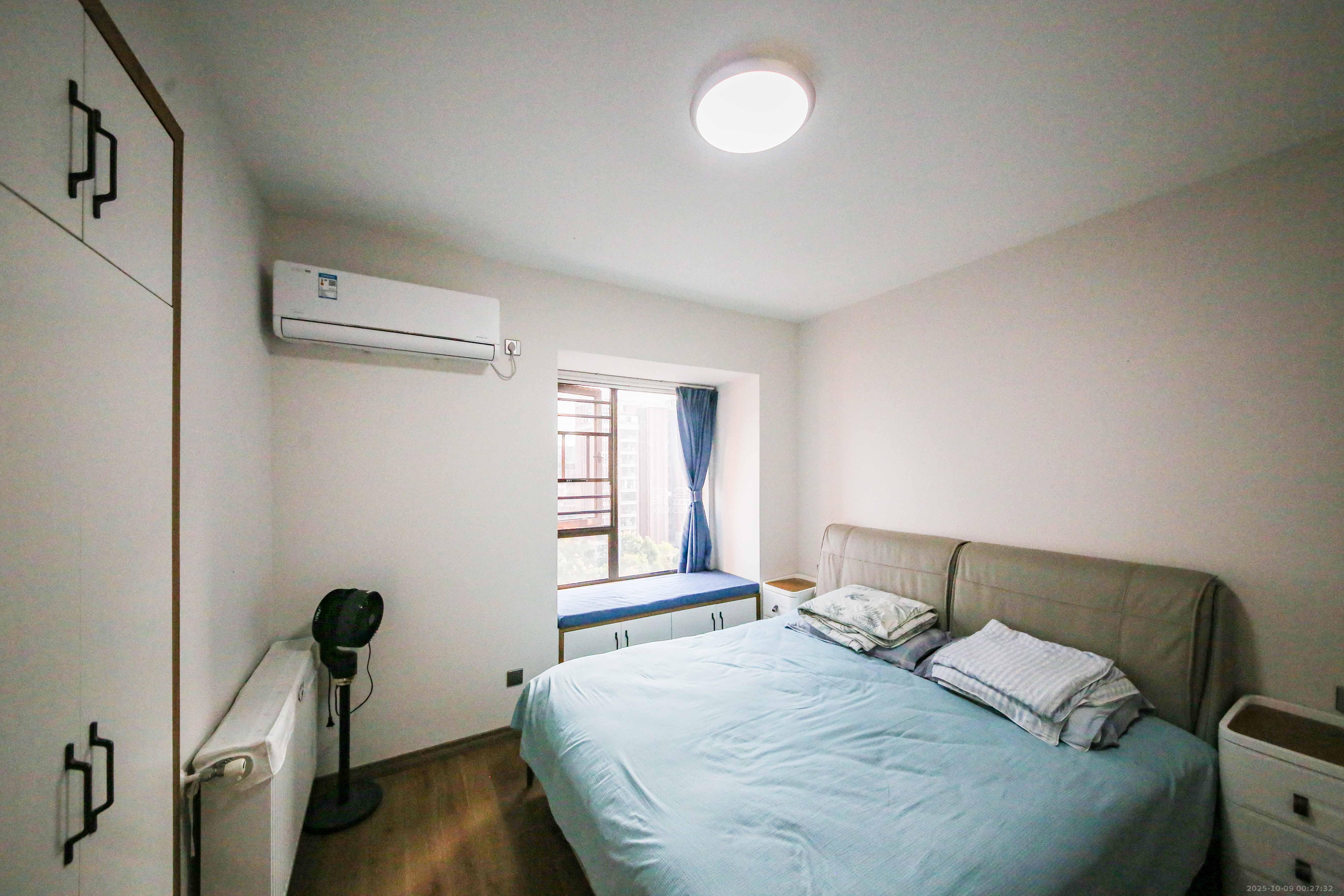 鑫远翡丽郡(鑫远翡丽雅苑) 4室2厅2卫 200.0万 鑫远翡丽郡(鑫远翡丽雅苑) 4室2厅2卫 200.0万卧室