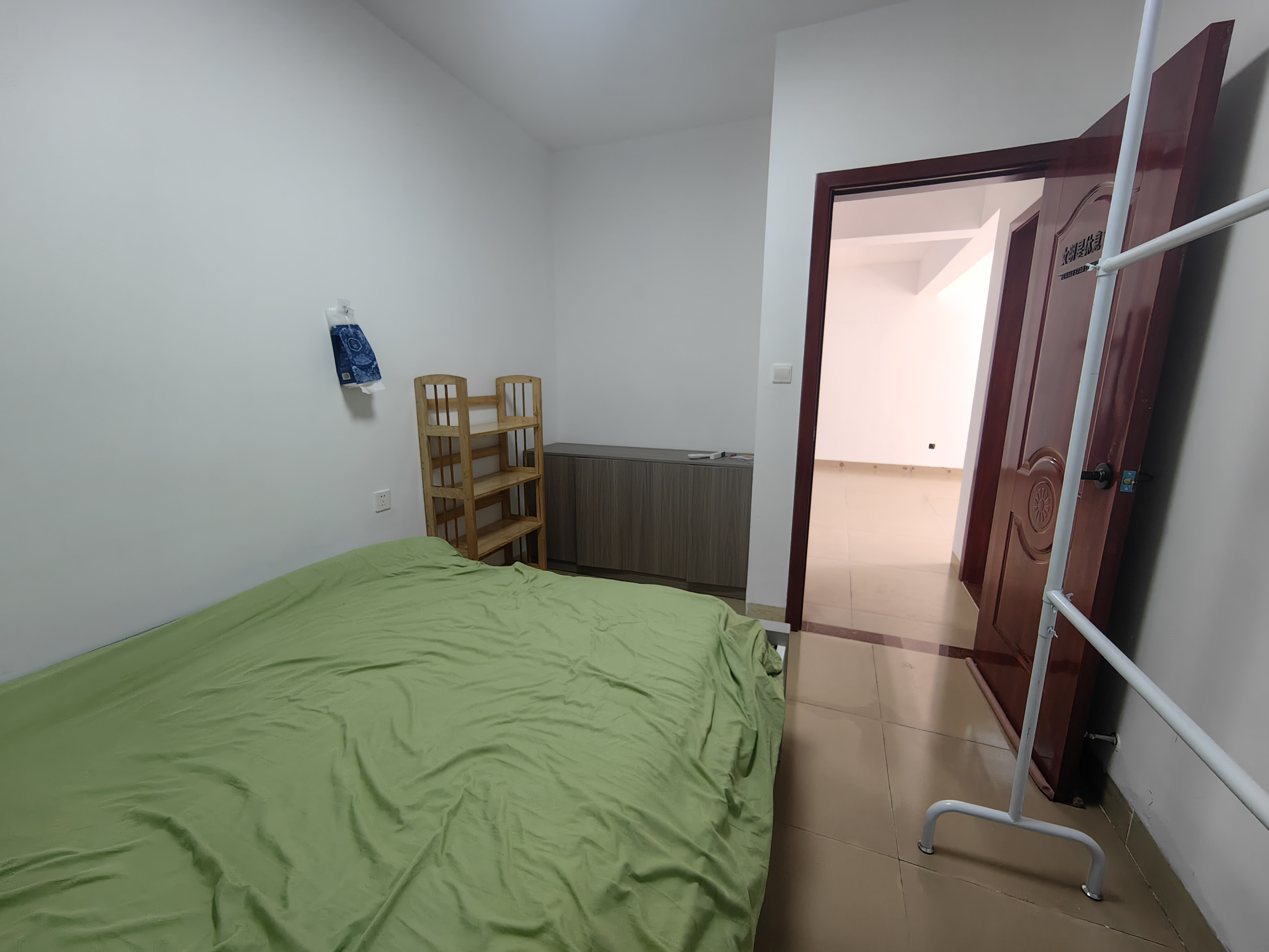 冠盛天泽园 2室2厅1卫 2100.0元/月 冠盛天泽园 2室2厅1卫 2100.0元/月室内图