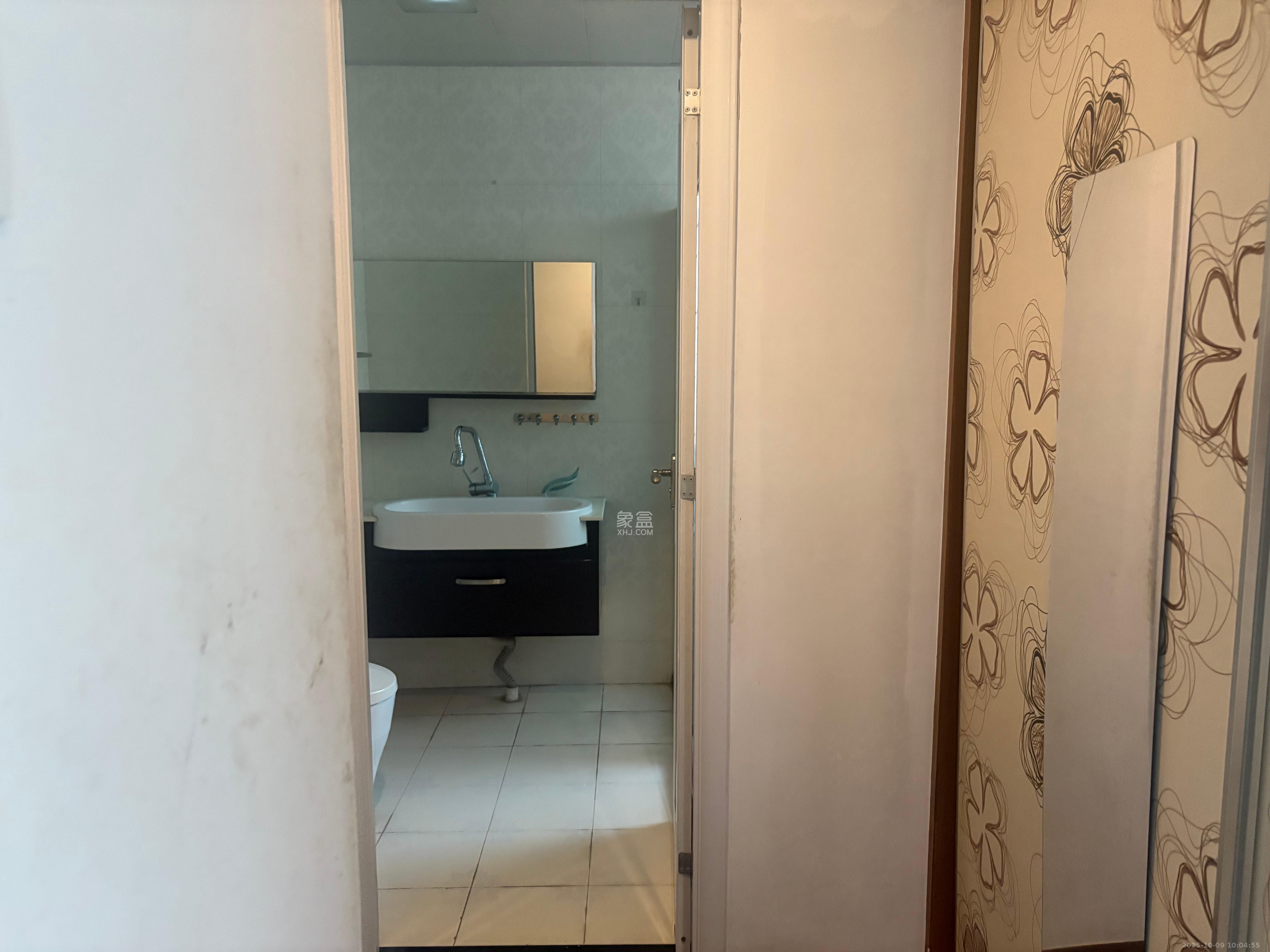 湘江世纪城望江苑  3室2厅2卫    2400.0元/月 湘江世纪城望江苑  3室2厅2卫    2400.0元/月室内图