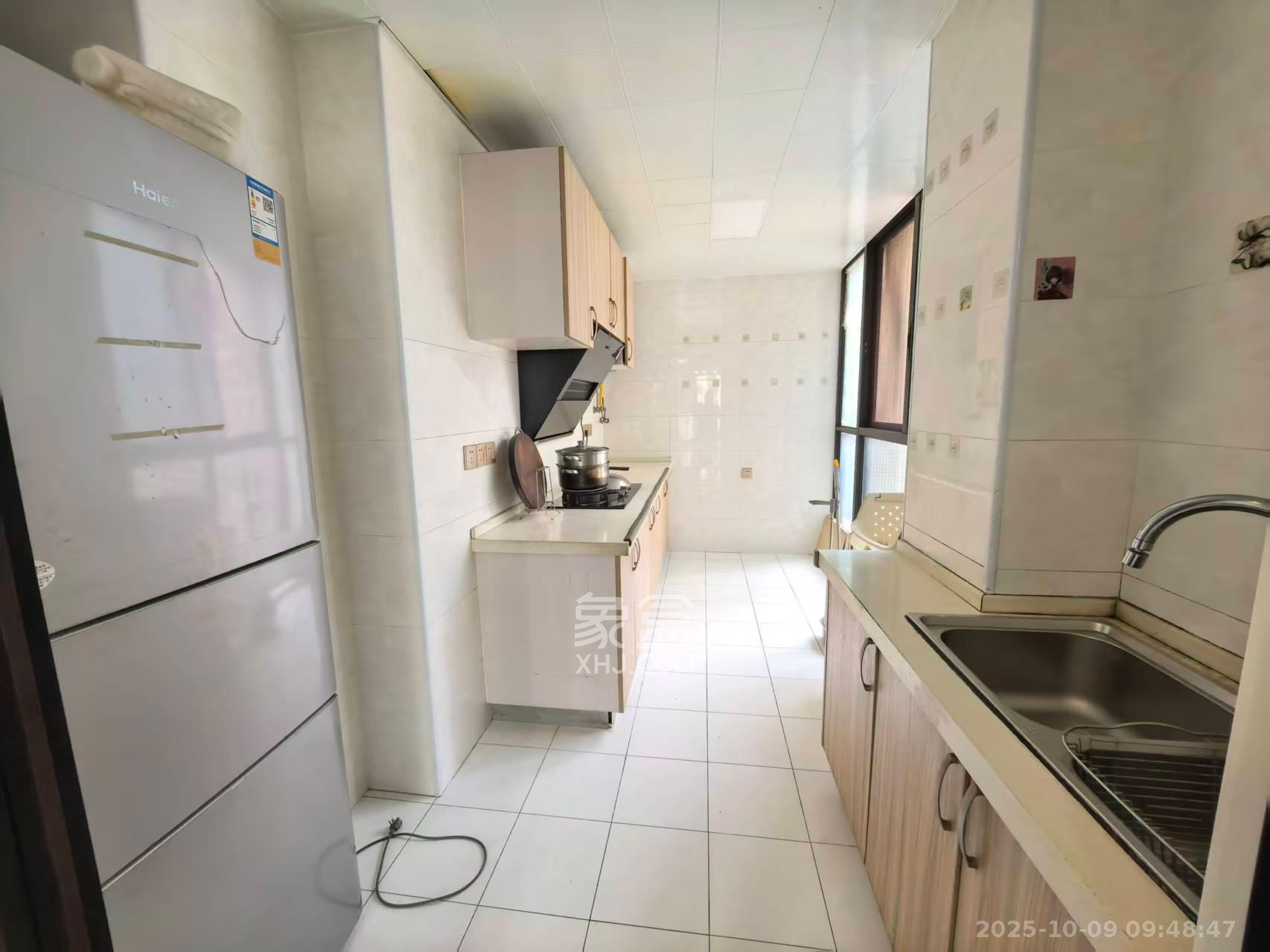 乾源国际  4室2厅2卫    2300.0元/月室内图