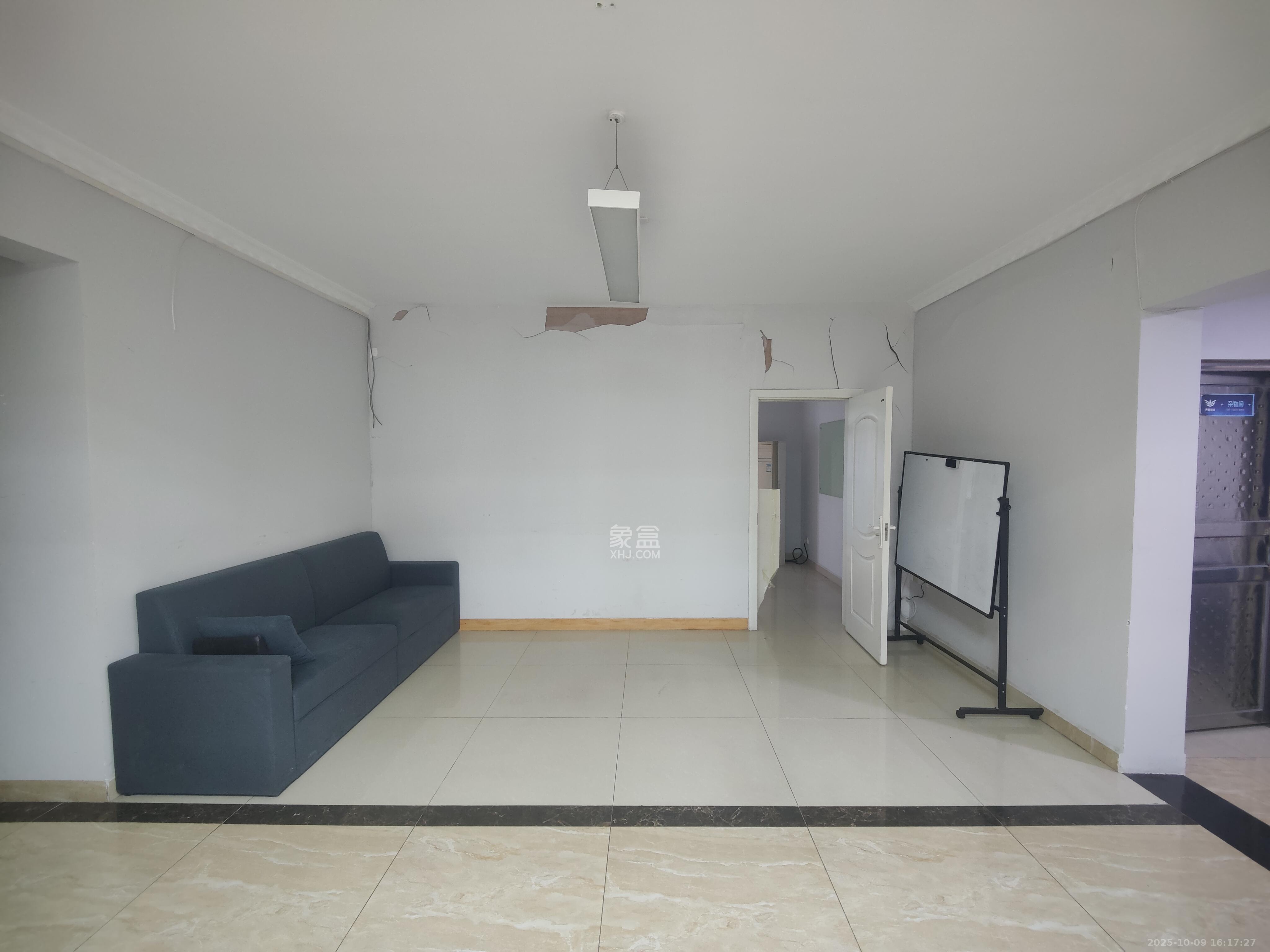 归心苑  5室2厅2卫    6000.0元/月室内图