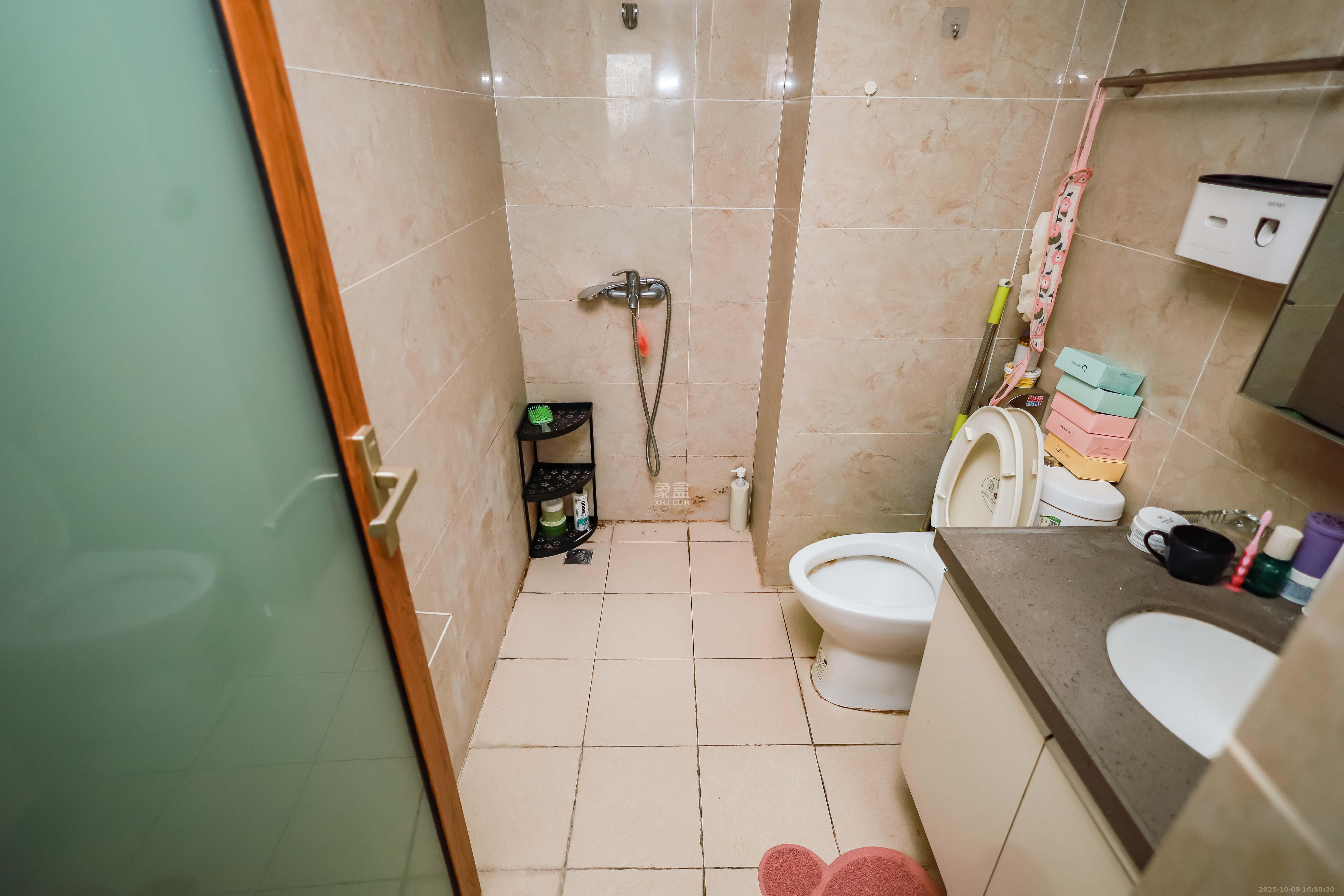 荣泰广场 1室1厅1卫 50.0万 荣泰广场 1室1厅1卫 50.0万卫生间