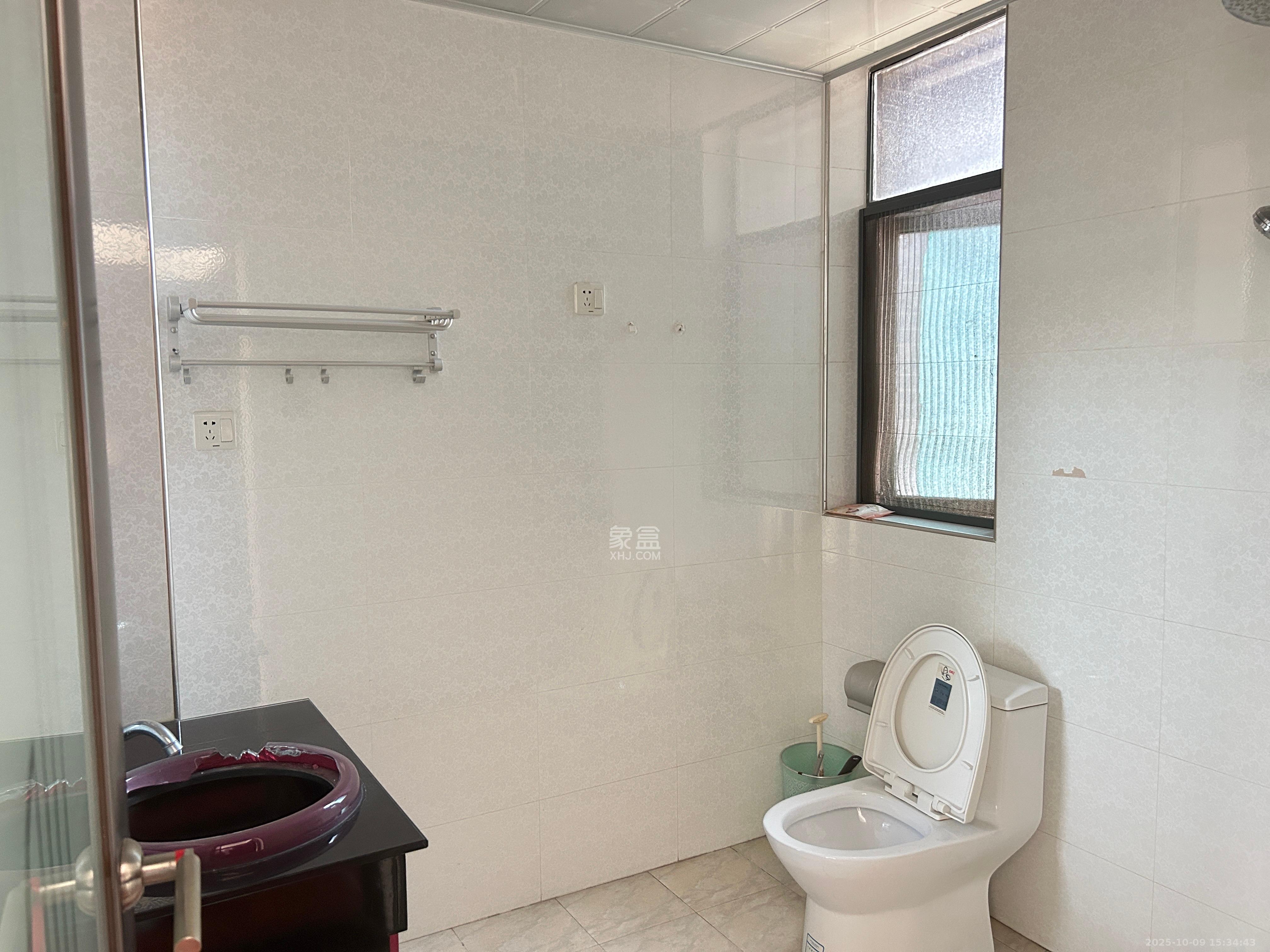 恒盛世家  3室1厅2卫    2000.0元/月室内图