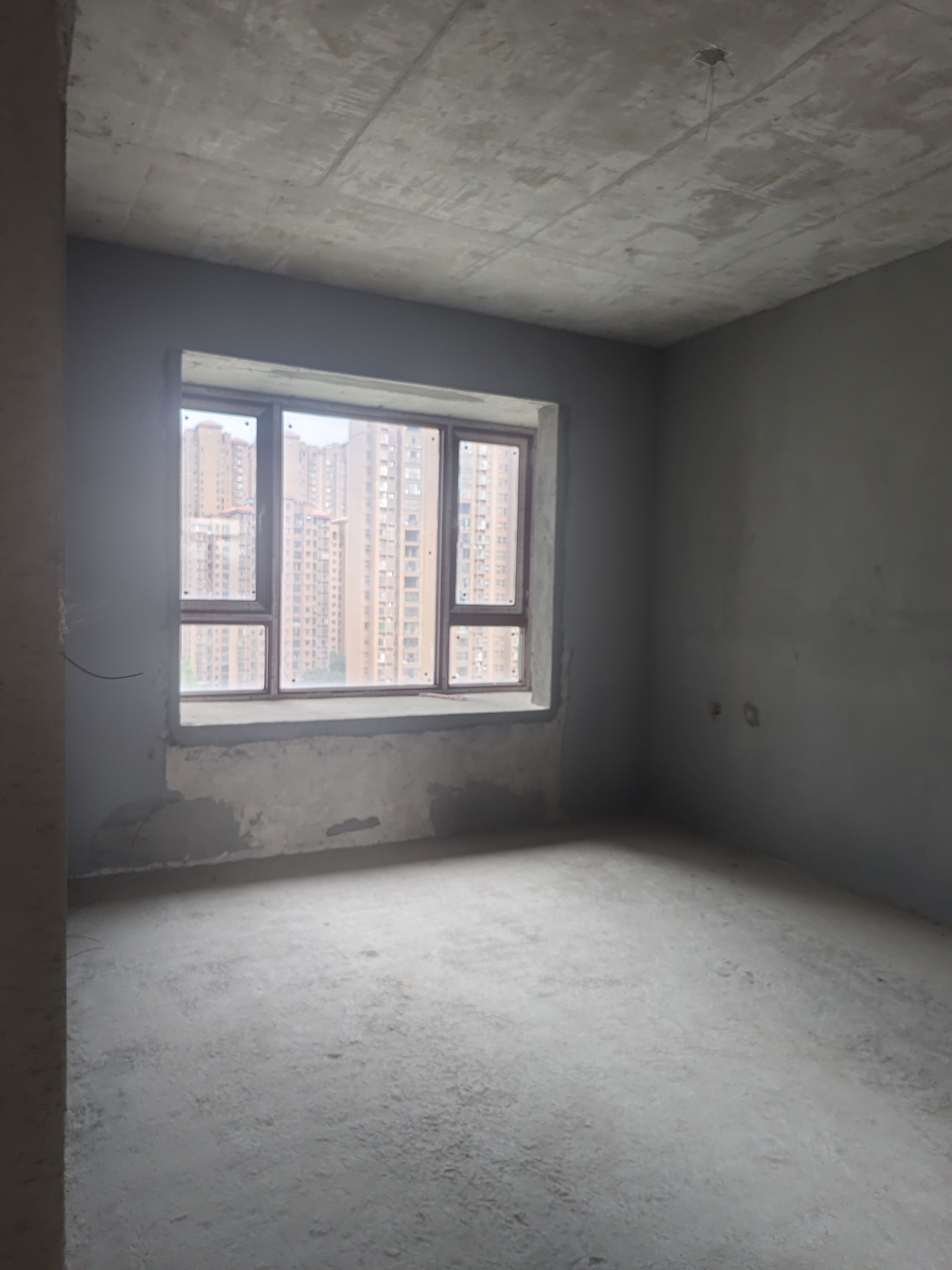 石化大院  4室2厅2卫    82.8万客厅