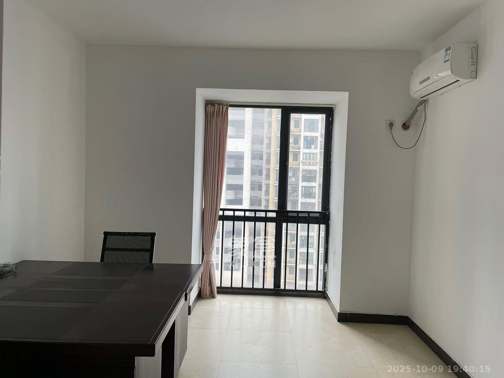 凯通国际城(凯通朝庭)  1室2厅1卫    2200.0元/月 凯通国际城(凯通朝庭)  1室2厅1卫    2200.0元/月室内图