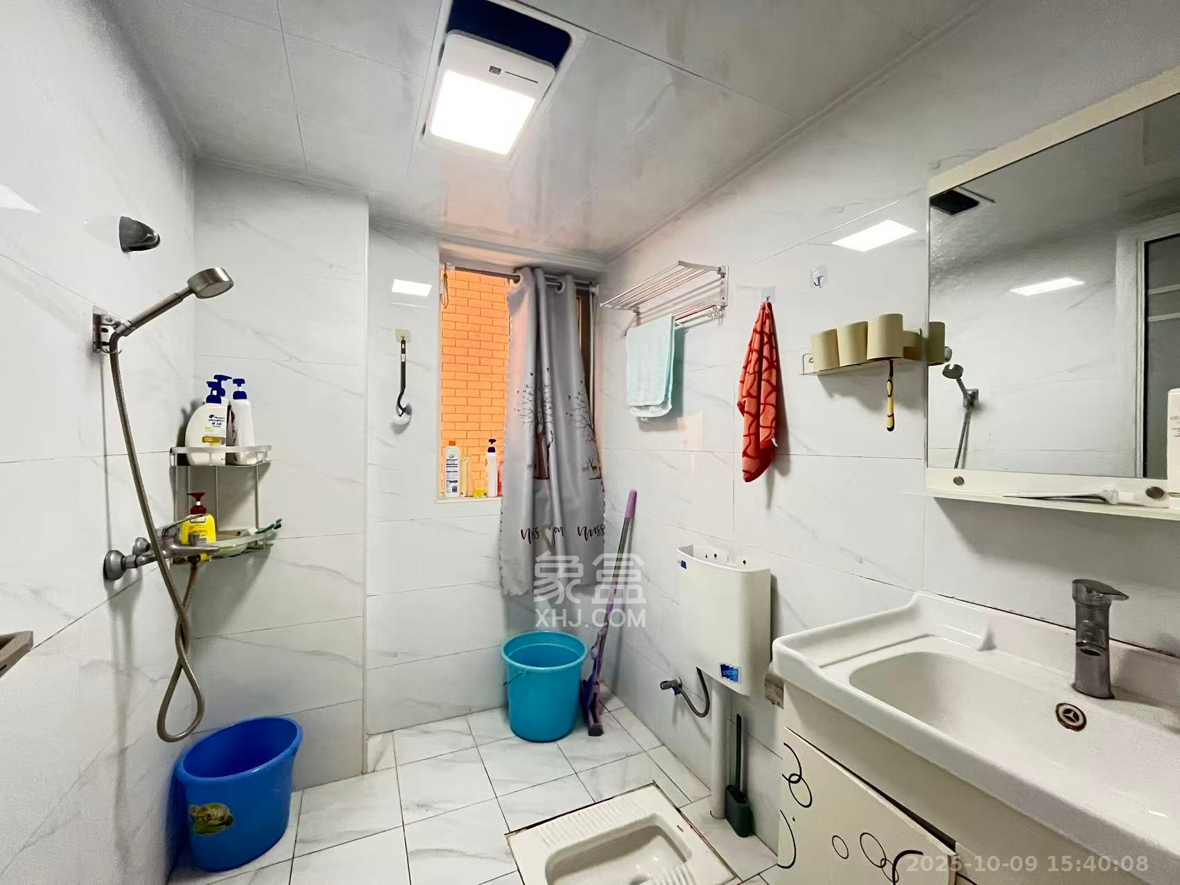 丽发新城  2室2厅1卫    1600.0元/月 丽发新城  2室2厅1卫    1600.0元/月室内图