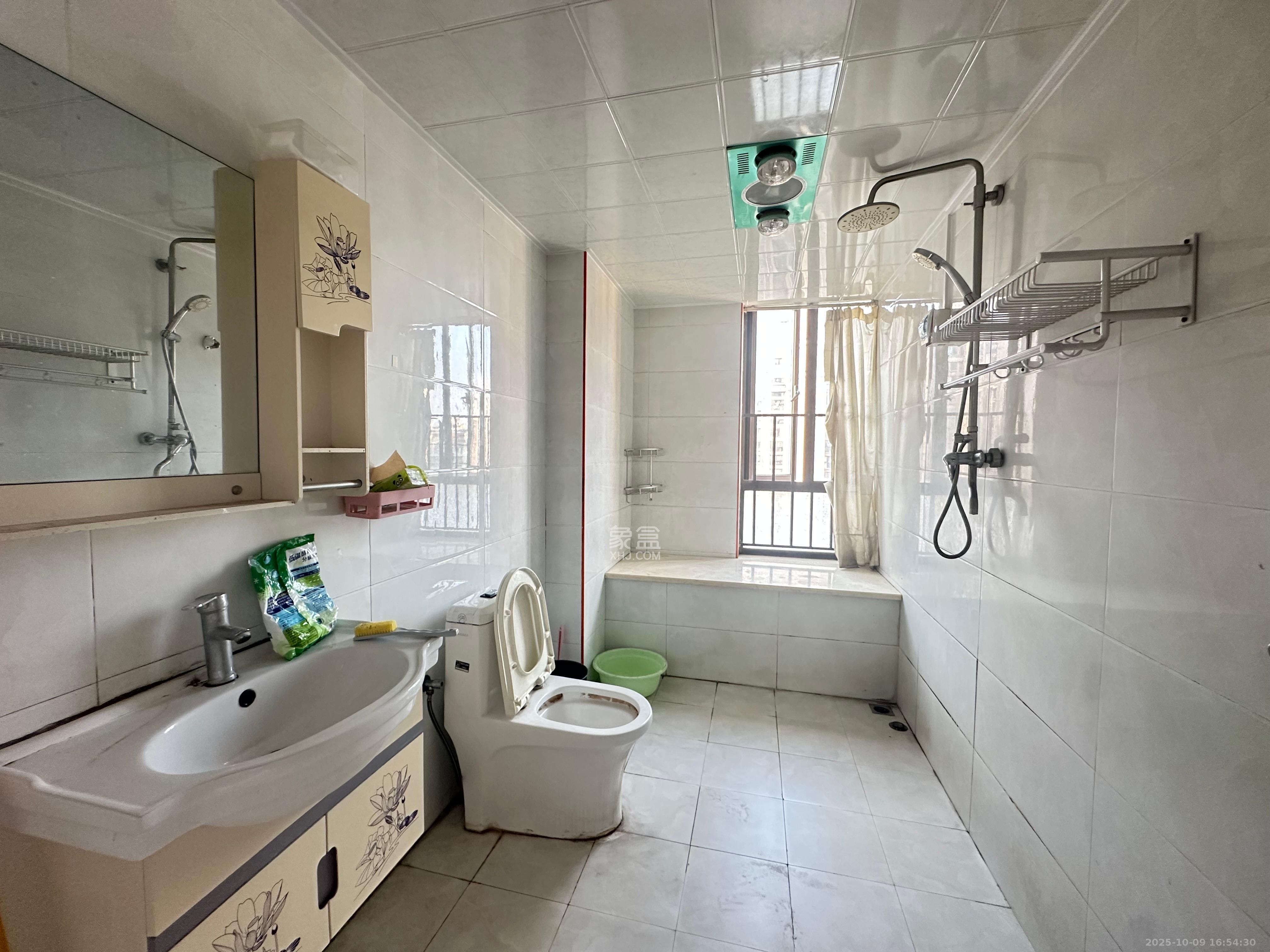 华润凤凰城三期 3室2厅2卫 2000.0元/月 华润凤凰城三期 3室2厅2卫 2000.0元/月室内图