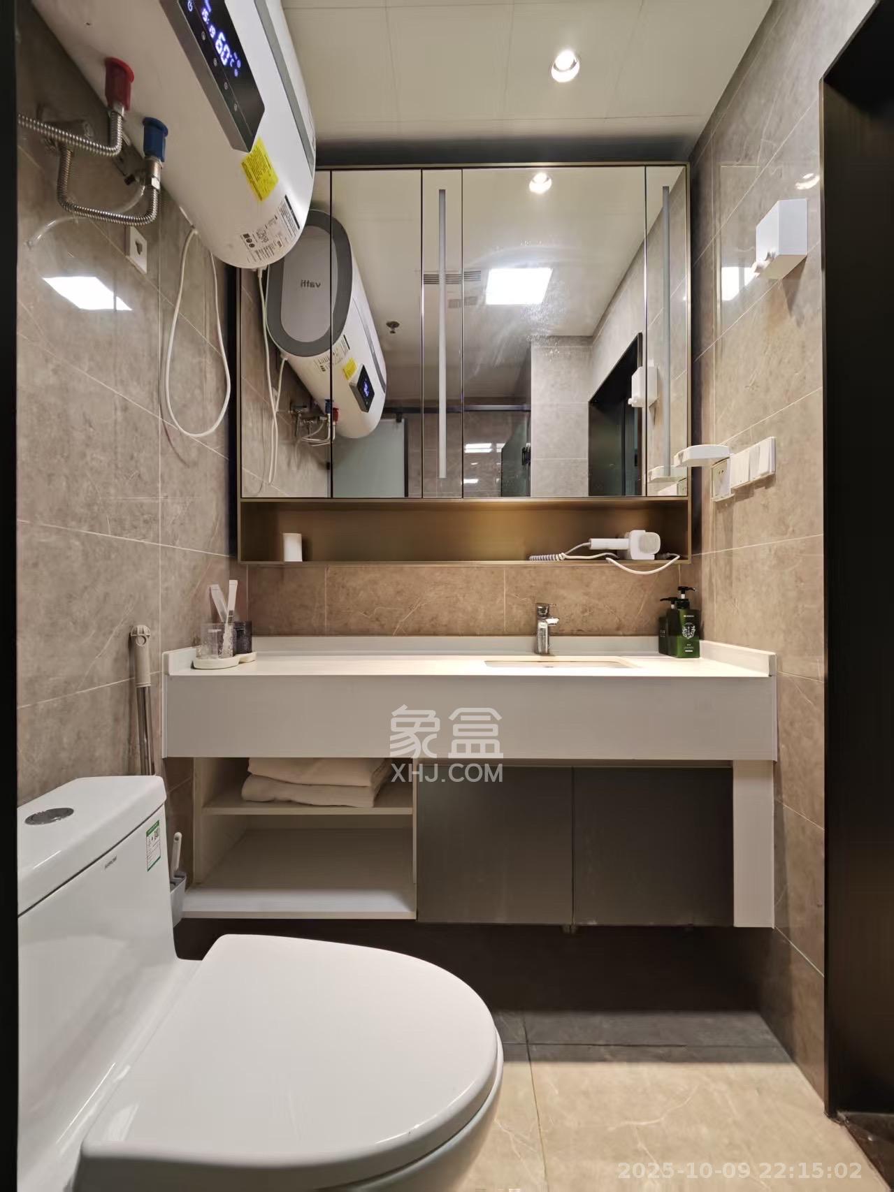 华润置地中心  1室0厅0卫    2000.0元/月 华润置地中心  1室0厅0卫    2000.0元/月室内图