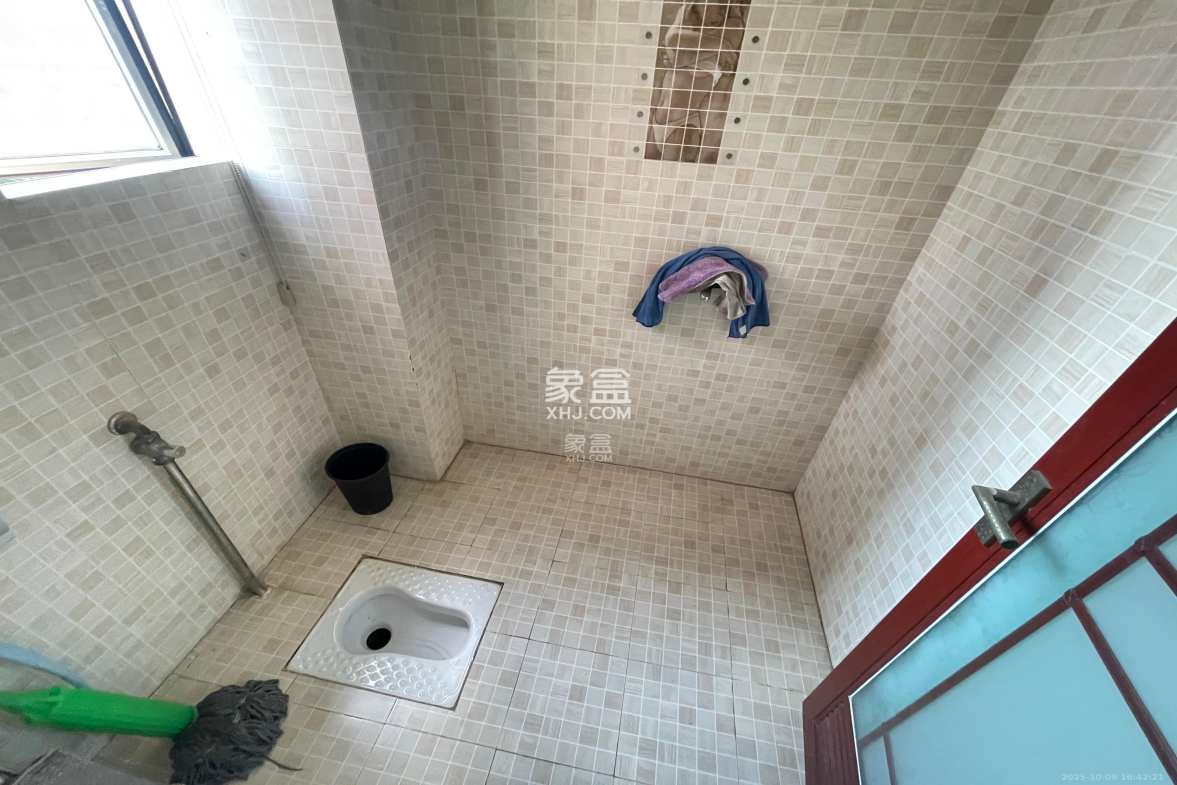 南国嘉苑  5室2厅3卫    4500.0元/月 南国嘉苑  5室2厅3卫    4500.0元/月室内图