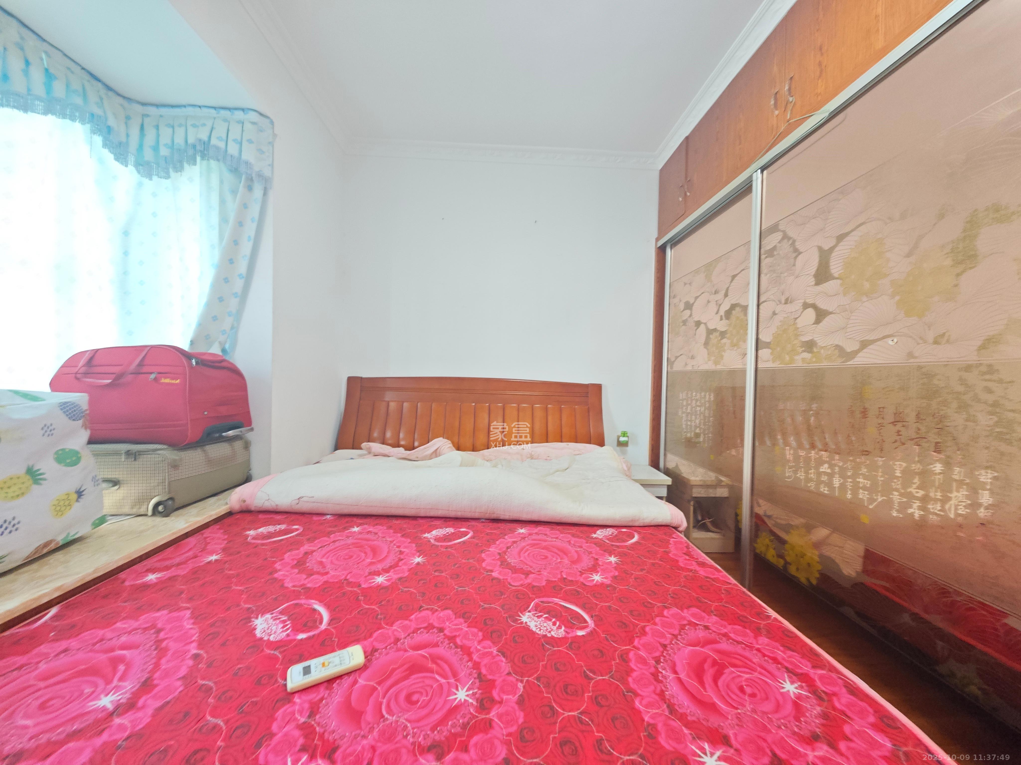 爵士湘 3室2厅2卫 1900.0元/月 爵士湘 3室2厅2卫 1900.0元/月室内图