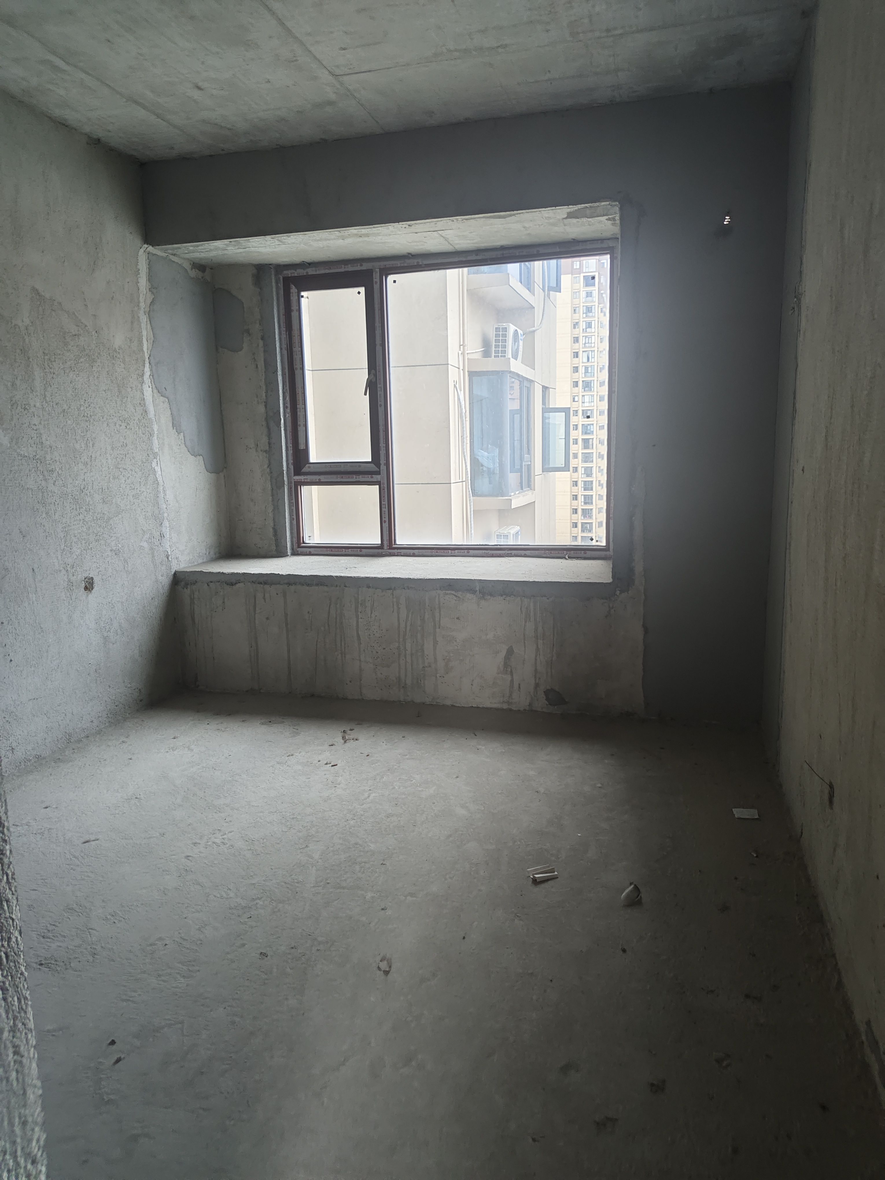 石化大院 4室2厅2卫 95.8万 石化大院 4室2厅2卫 95.8万客厅