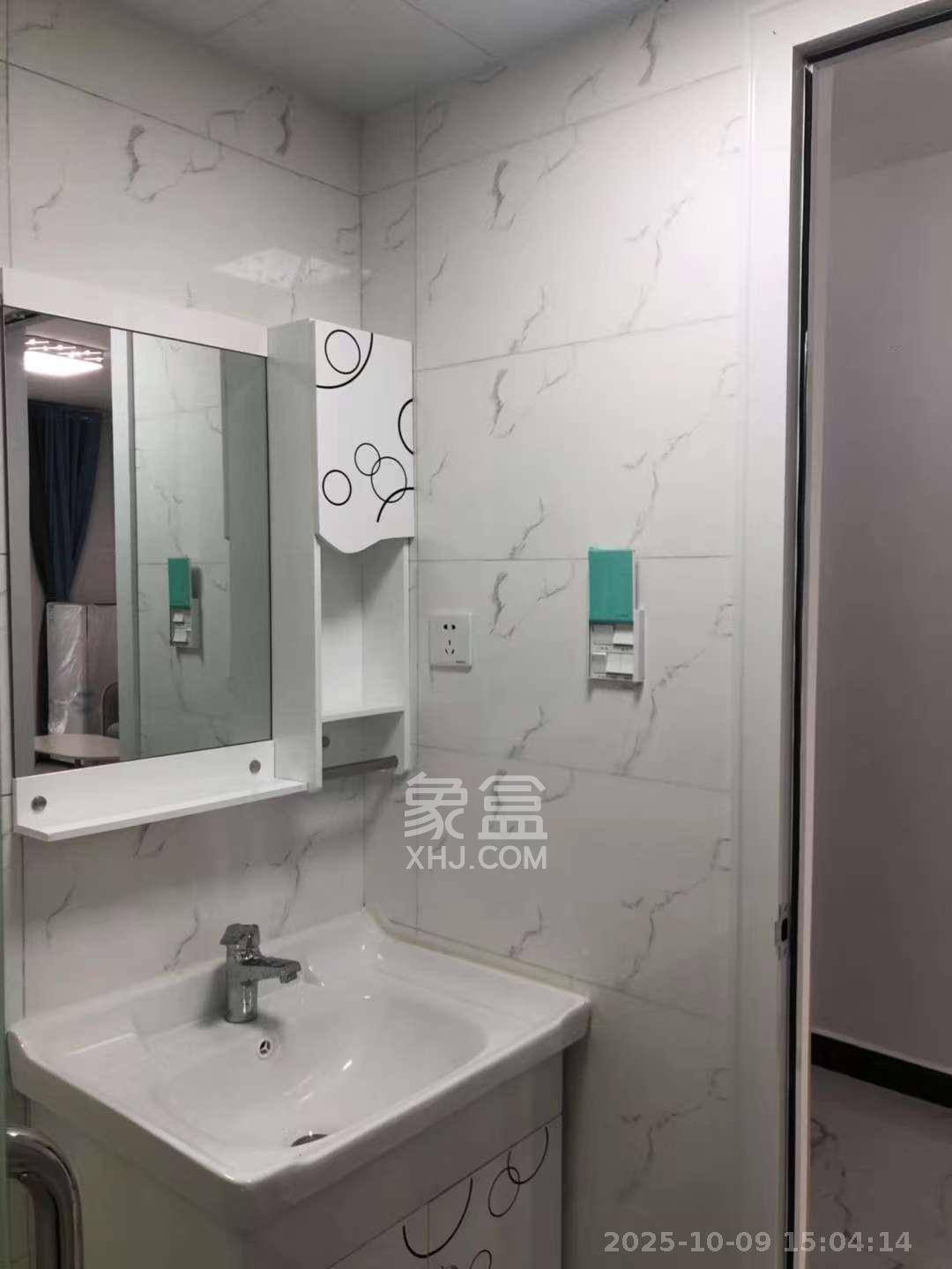 中海新城熙岸(中信新城五期) 2室2厅1卫 1700.0元/月 中海新城熙岸(中信新城五期) 2室2厅1卫 1700.0元/月室内图