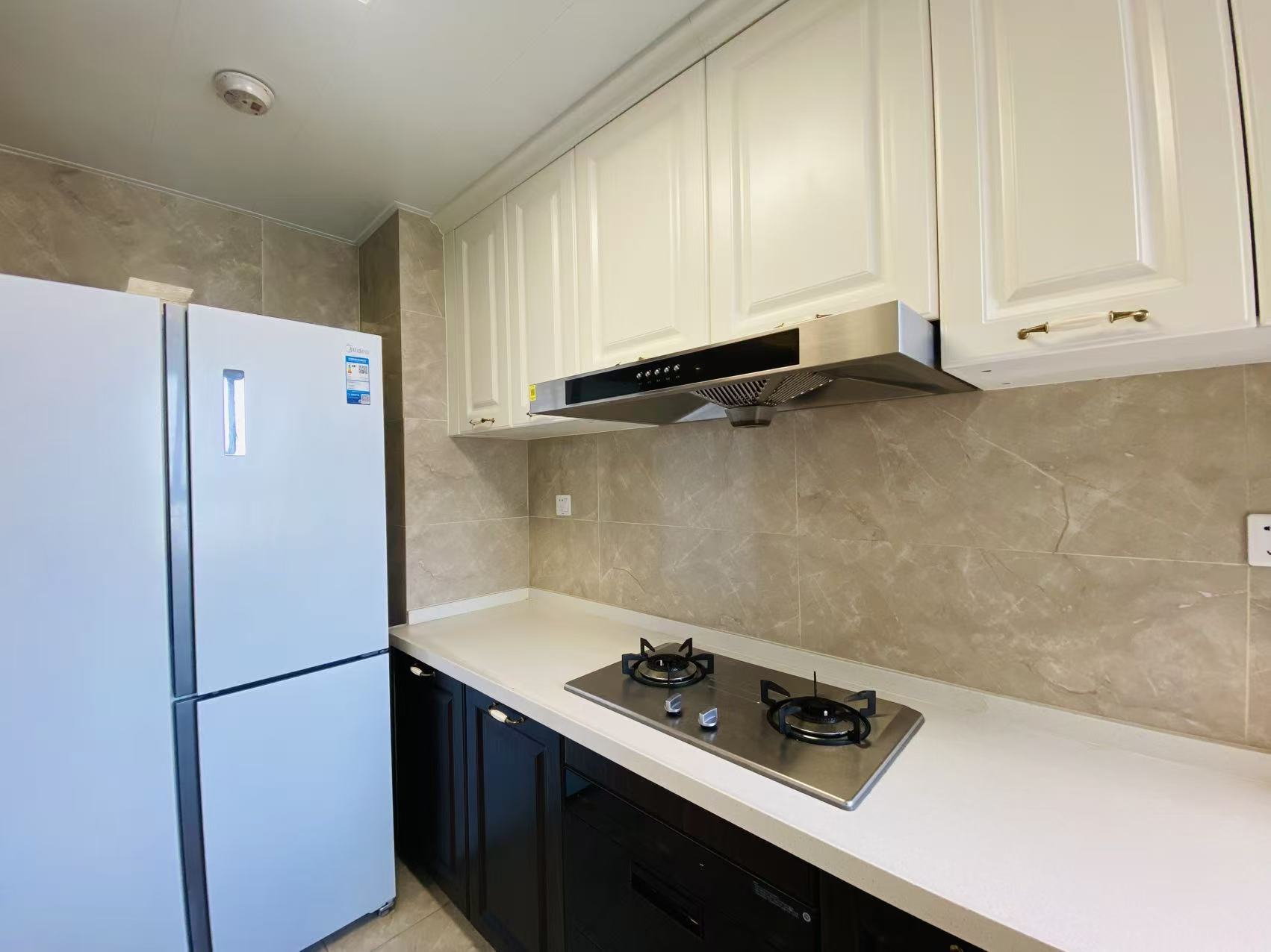 荣盛碧桂园铂悦府  3室2厅2卫    2500.0元/月 荣盛碧桂园铂悦府  3室2厅2卫    2500.0元/月室内图