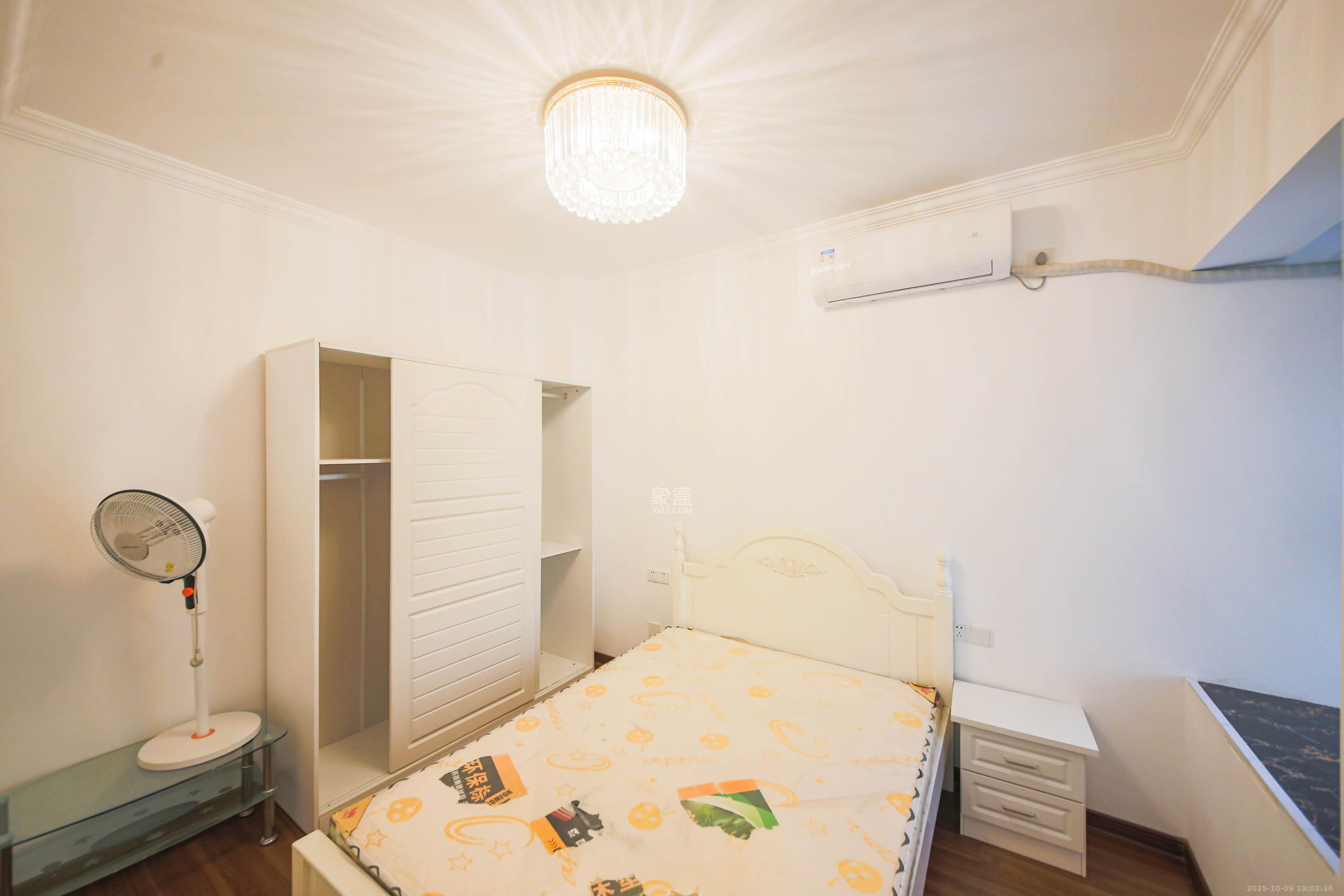 博林云栖  2室2厅1卫    82.8万卧室