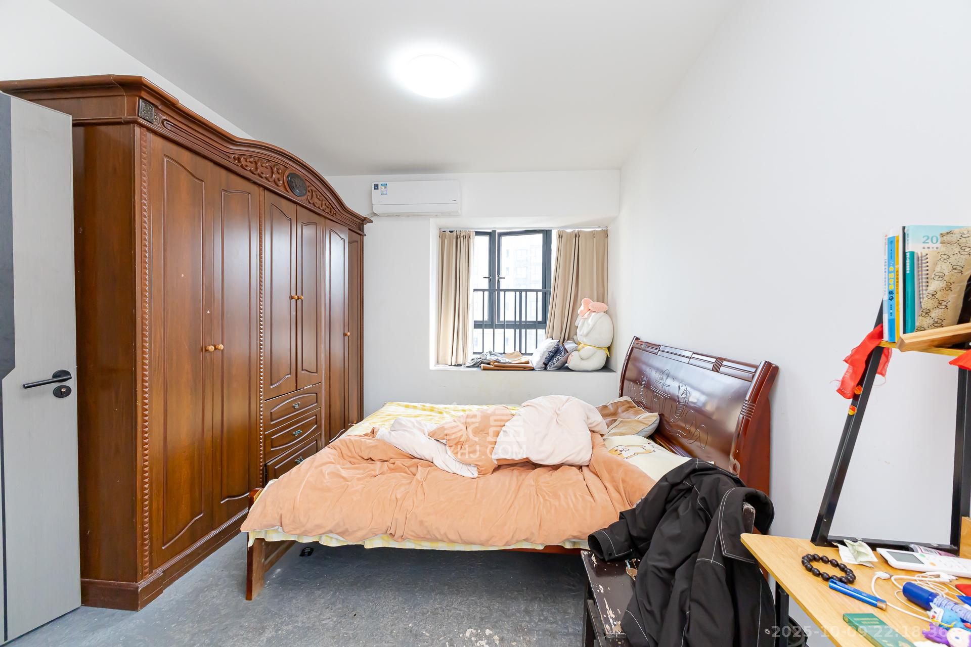 润和滨江广场(润和中央广场)  4室2厅2卫    113.8万 润和滨江广场(润和中央广场)  4室2厅2卫    113.8万卧室