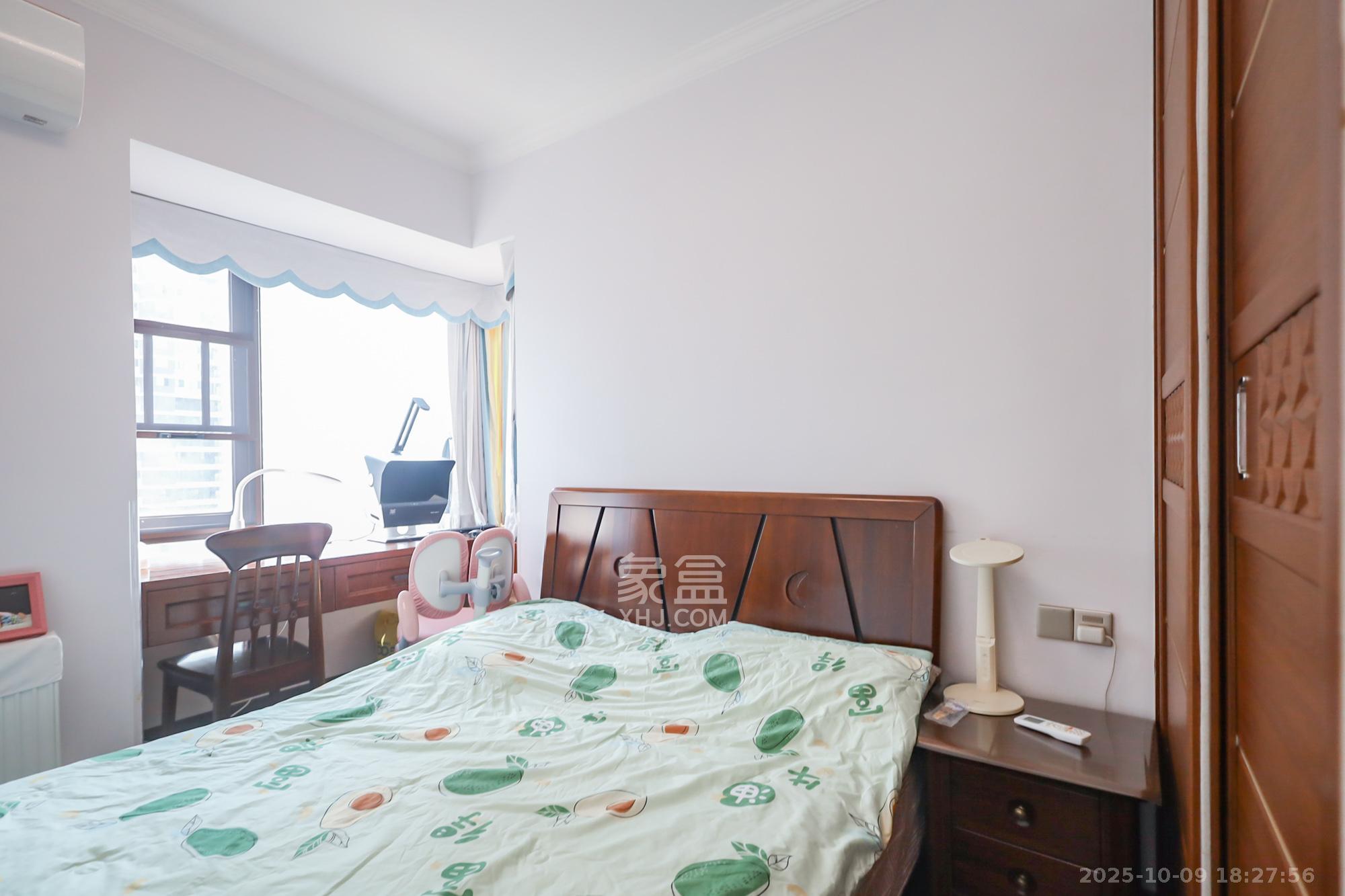 保利西海岸B区  3室2厅2卫    175.0万 保利西海岸B区  3室2厅2卫    175.0万卧室