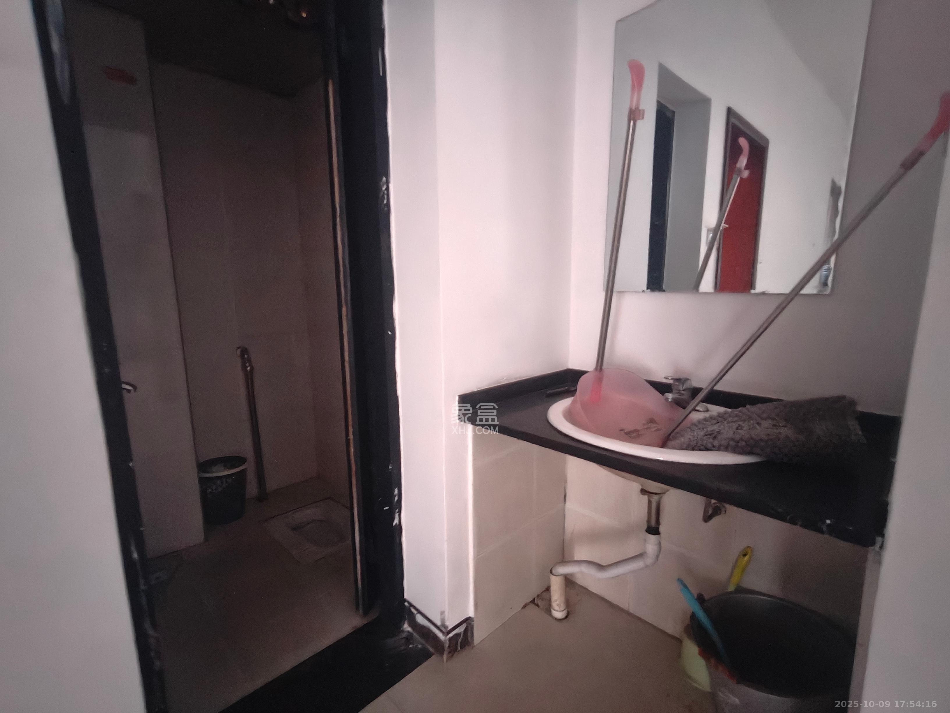 和庄  2室2厅1卫    2000.0元/月室内图