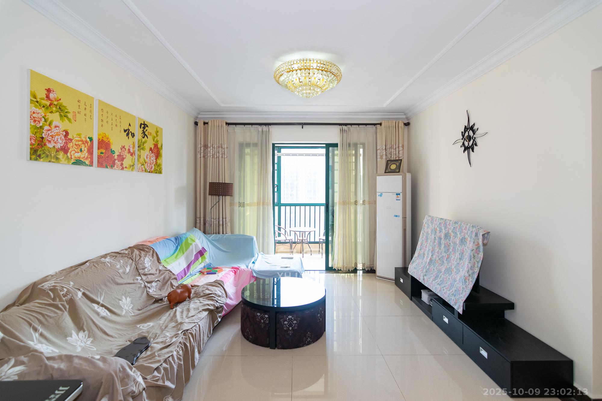 富基世纪公园  4室2厅1卫    65.0万客厅