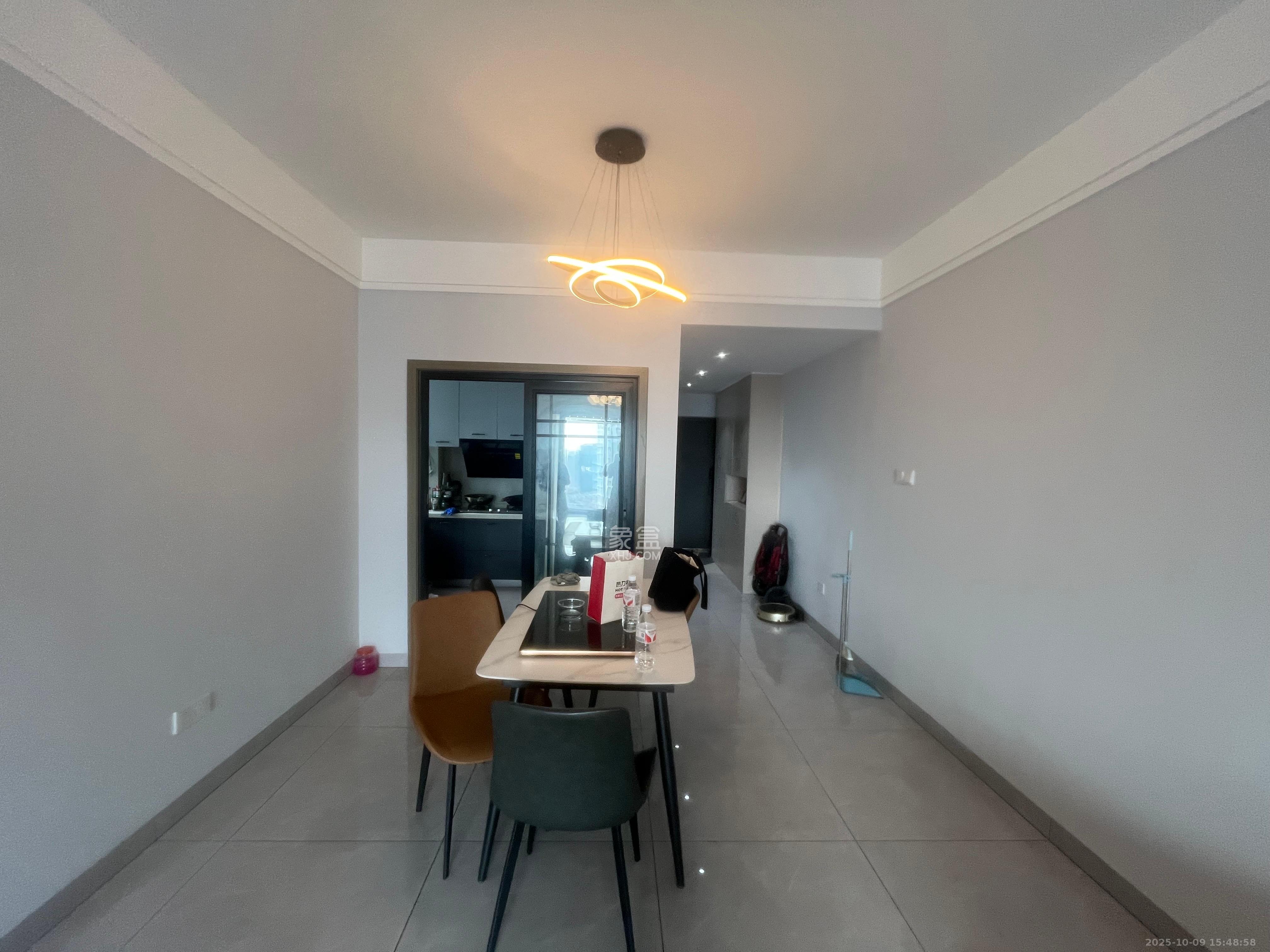 蔷薇国际 3室2厅2卫 2500.0元/月 蔷薇国际 3室2厅2卫 2500.0元/月室内图